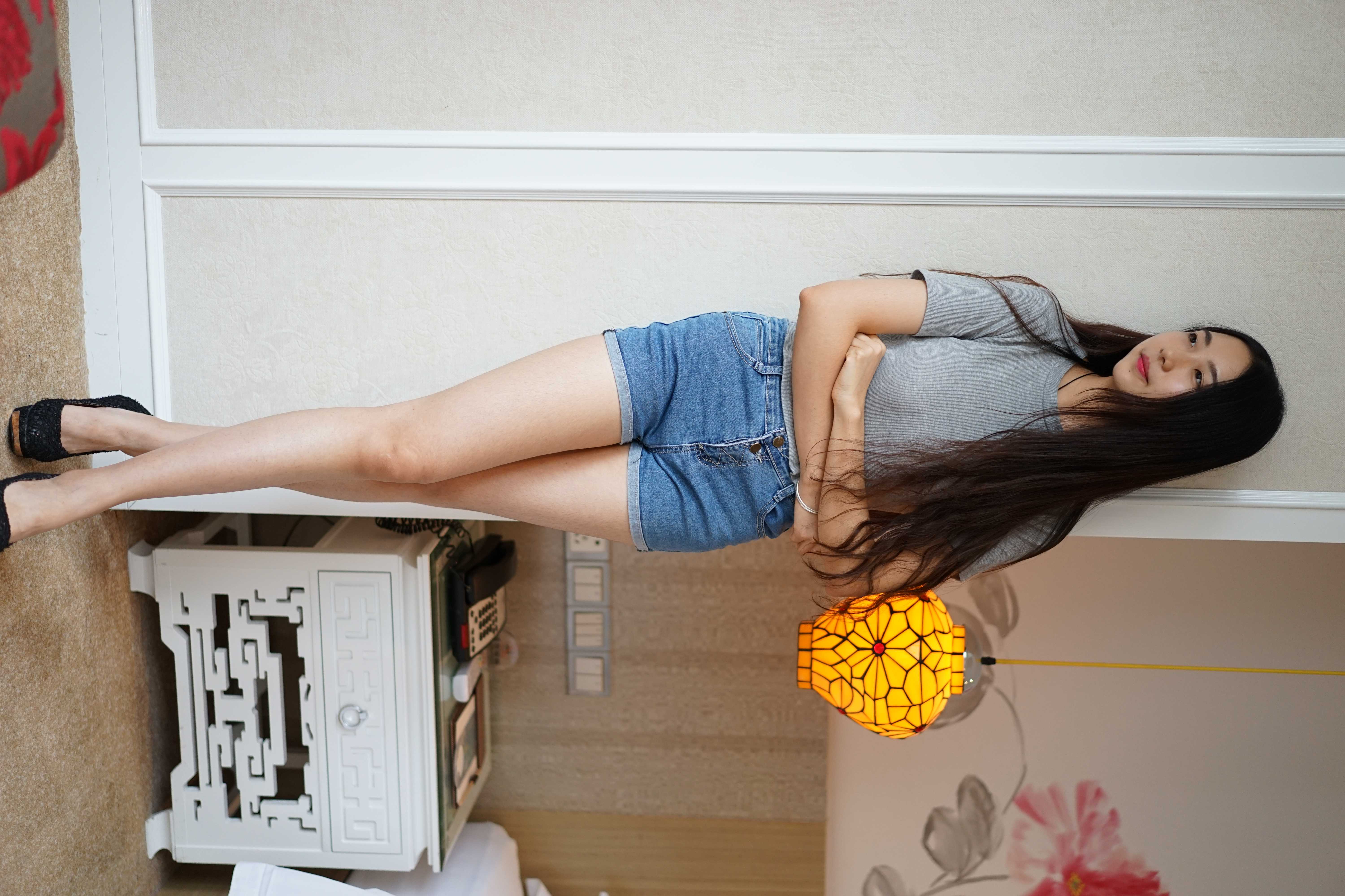 《可爱的长腿学妹》作品图