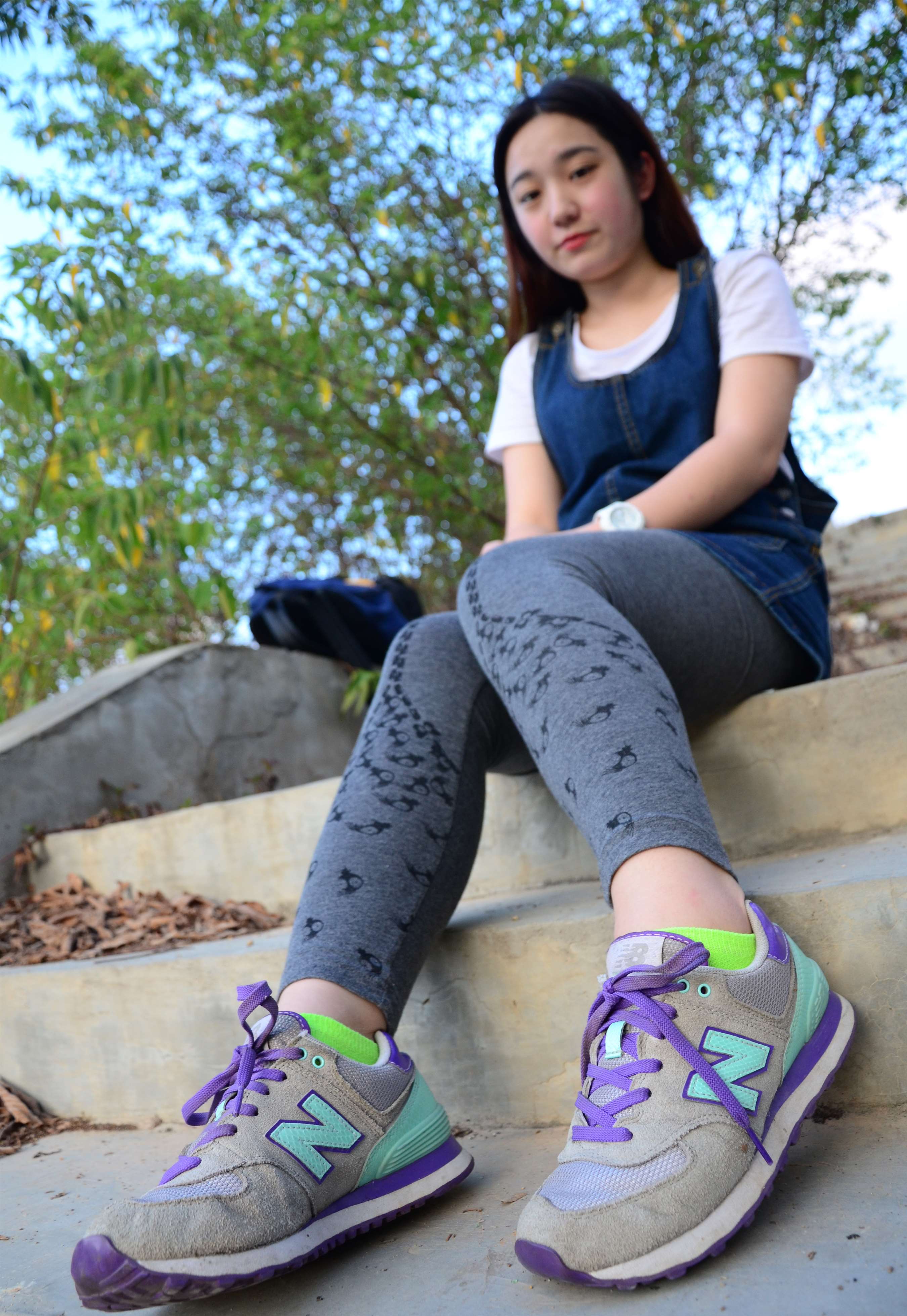 《新百伦の青棉袜脚》作品图