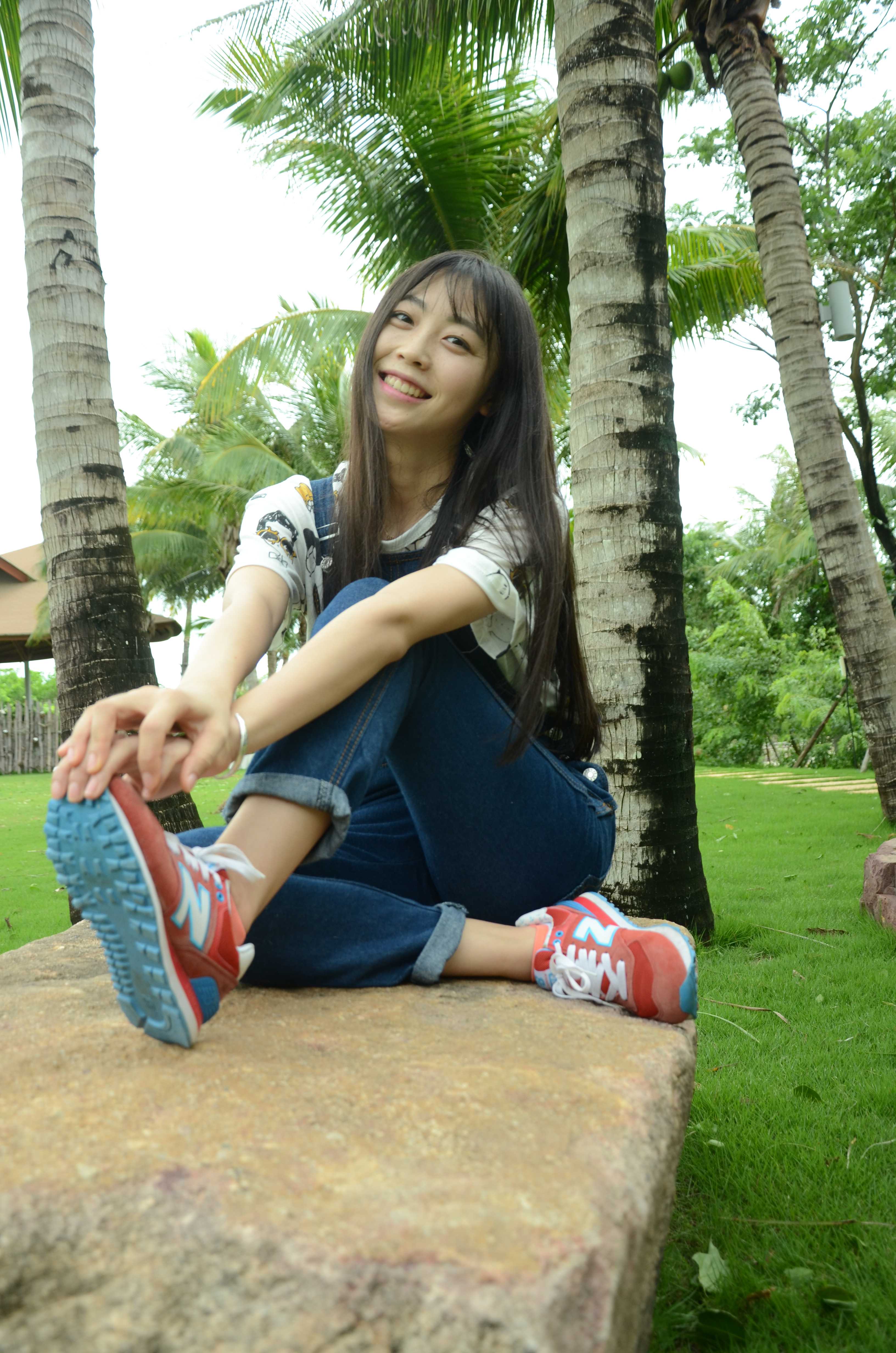 《学妹的新百伦白棉袜脚》作品图