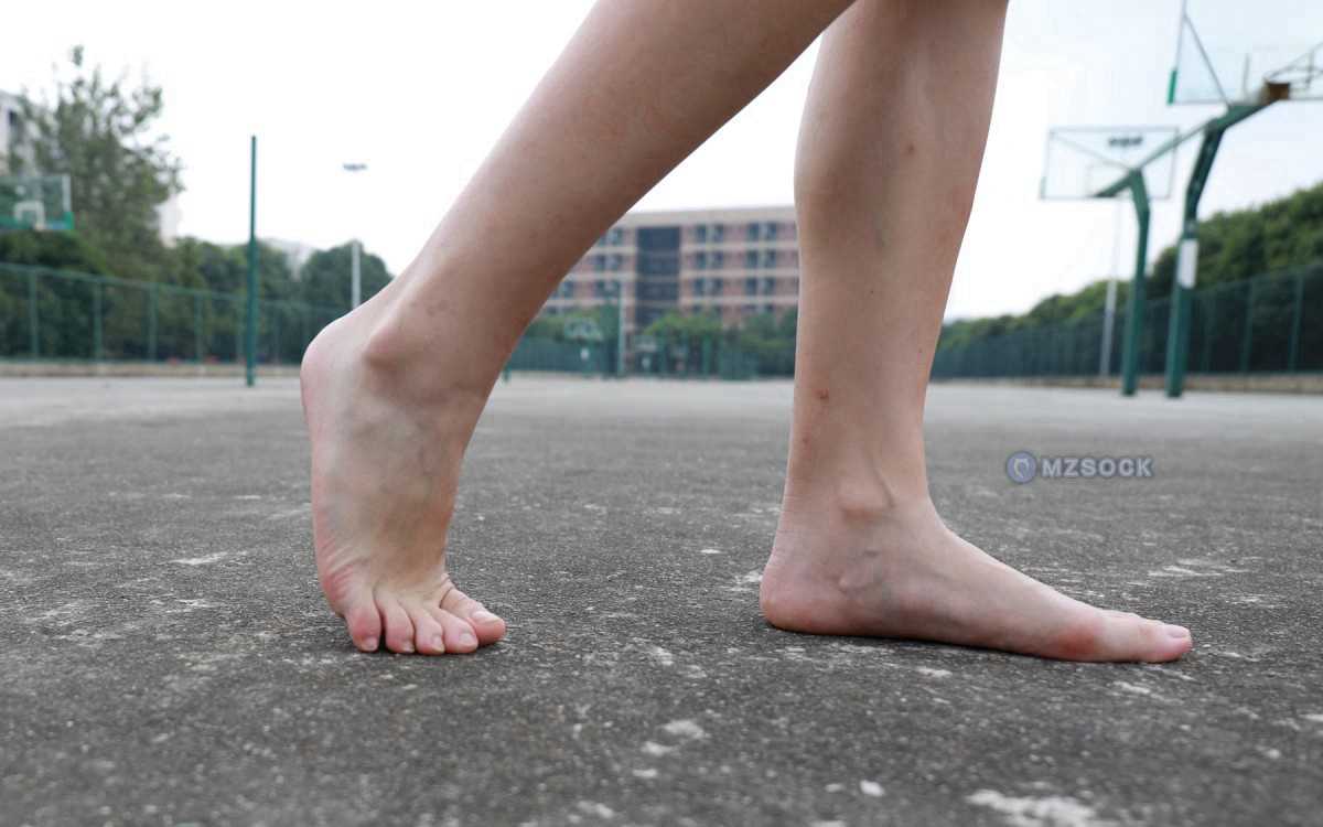 《街边的小姑娘》作品图