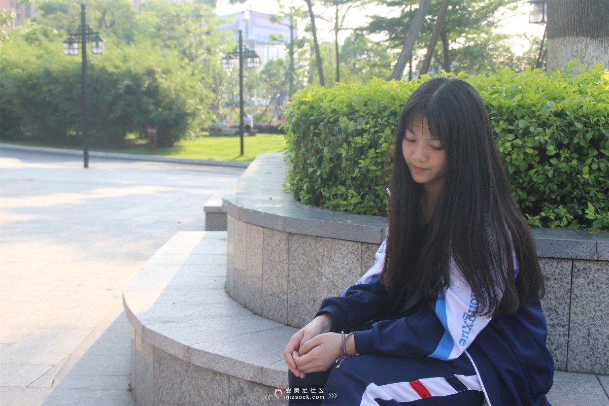 《会一字马的女神能能》作品图