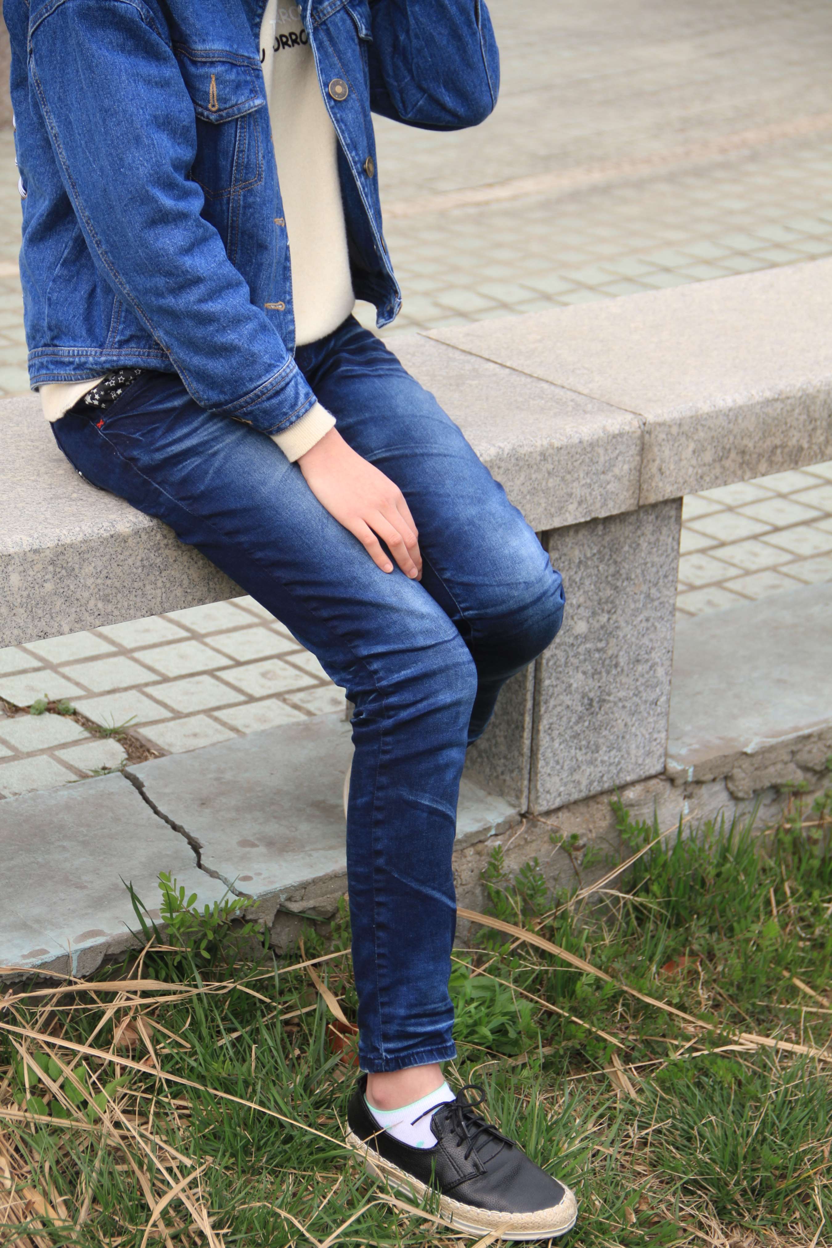 《新疆大二妹子》作品图