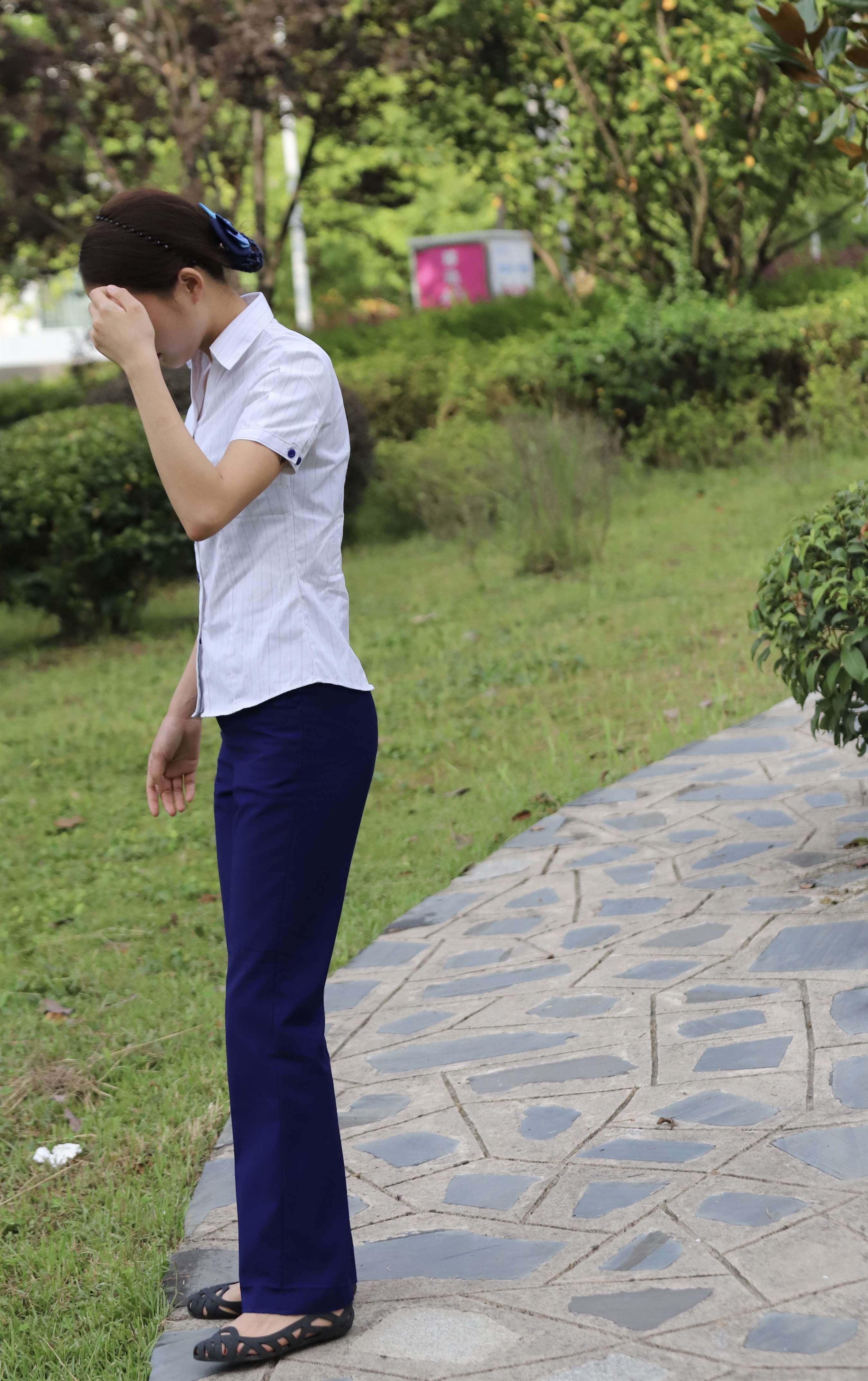 《学姐职业装短丝脚》作品图