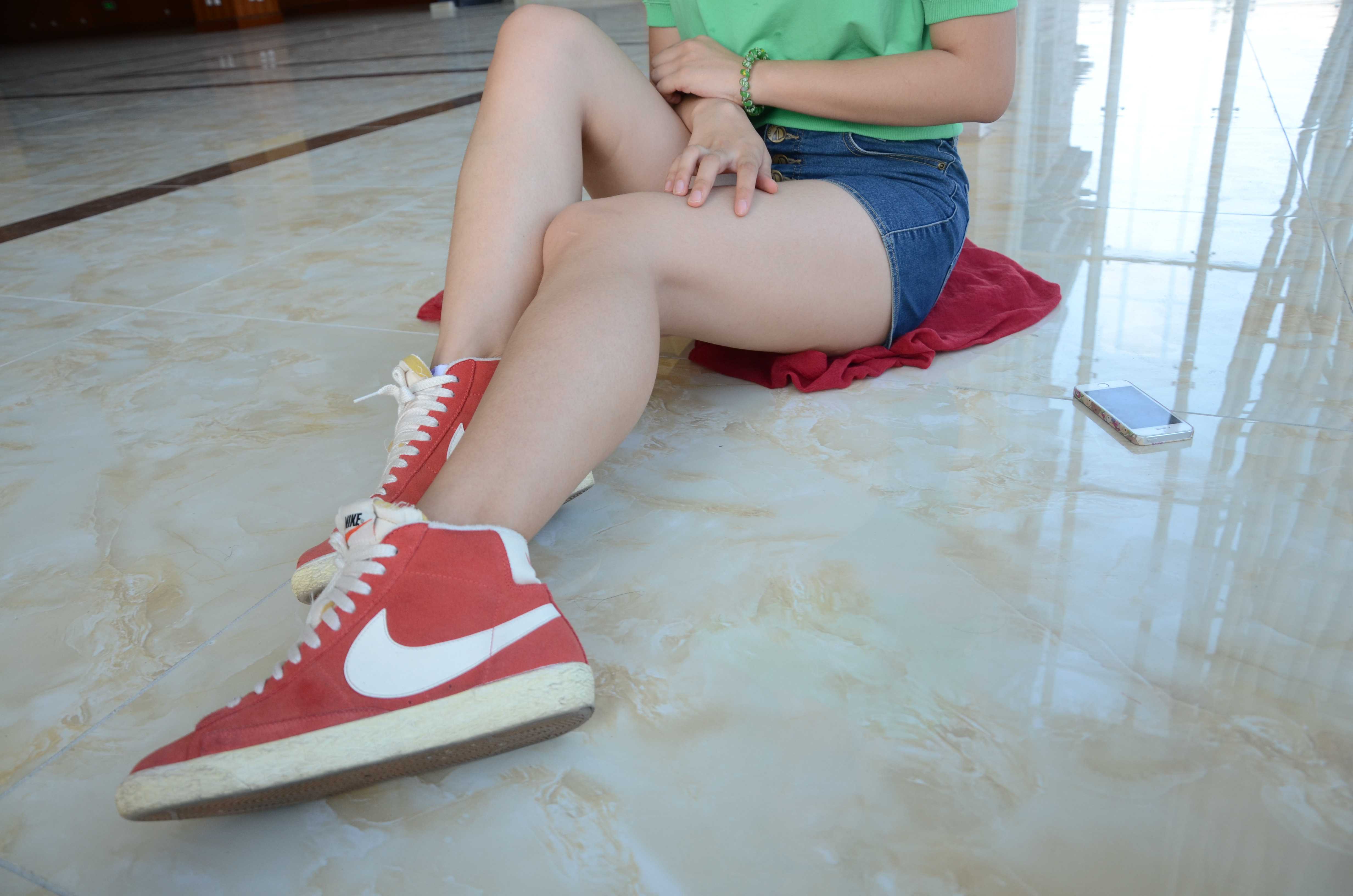 《经典原味斑点袜帆布鞋》作品图