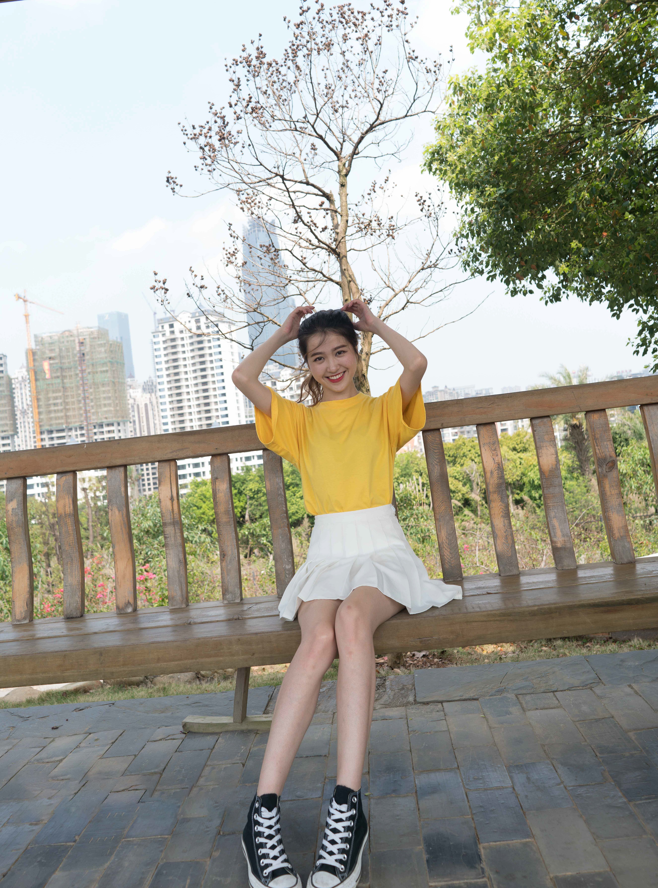 《【第一期】大二爱笑的女生帆布の裸足》作品图