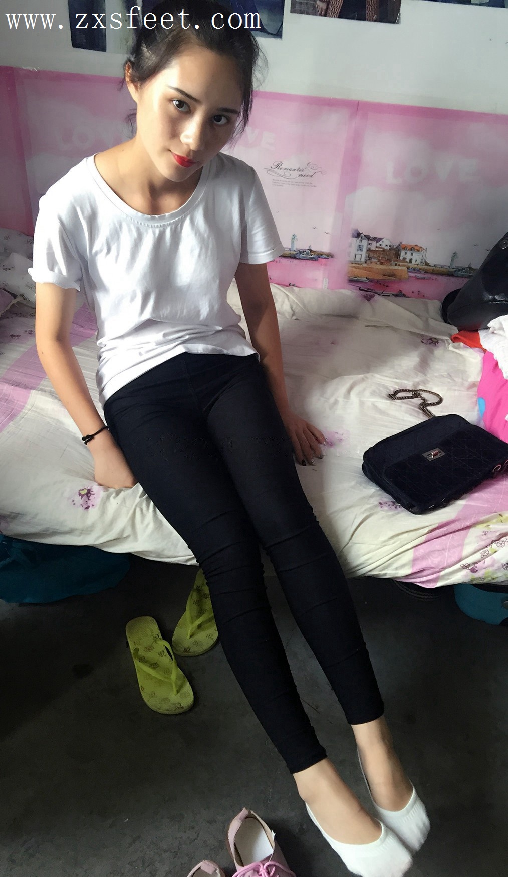 《半夏的寝室》作品图