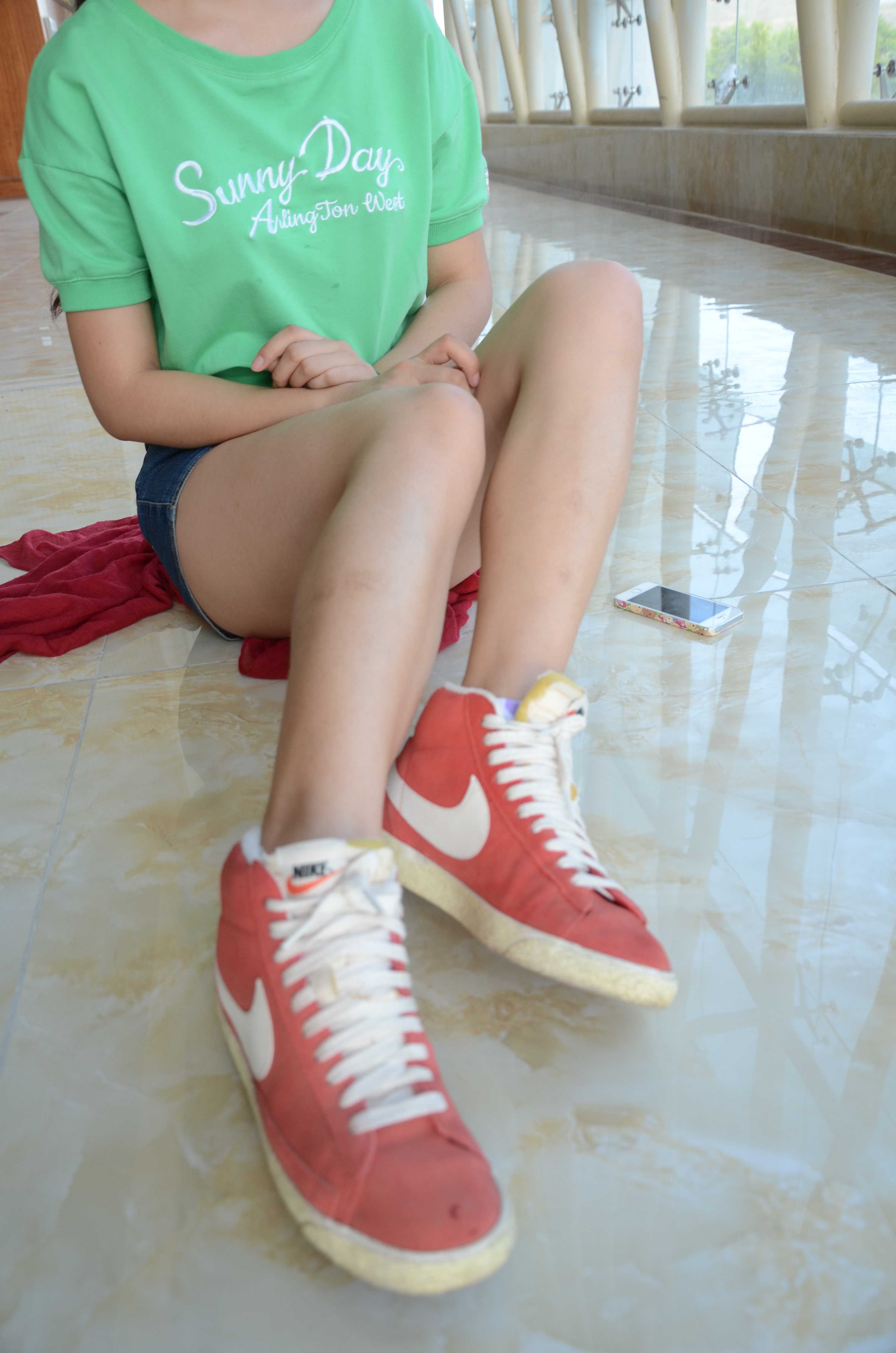 《经典原味斑点袜帆布鞋》作品图