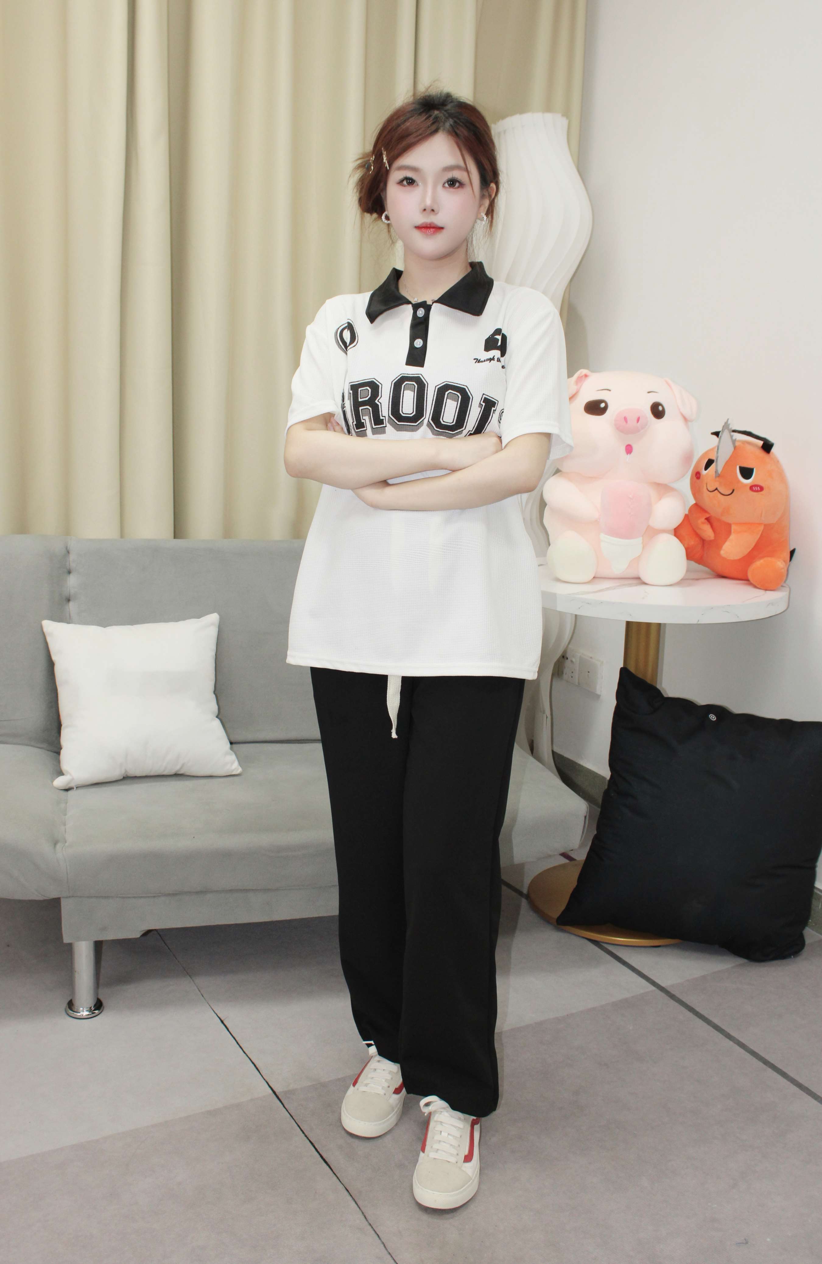 《小薯条韩系学院风板鞋の白袜、嫩足》作品图