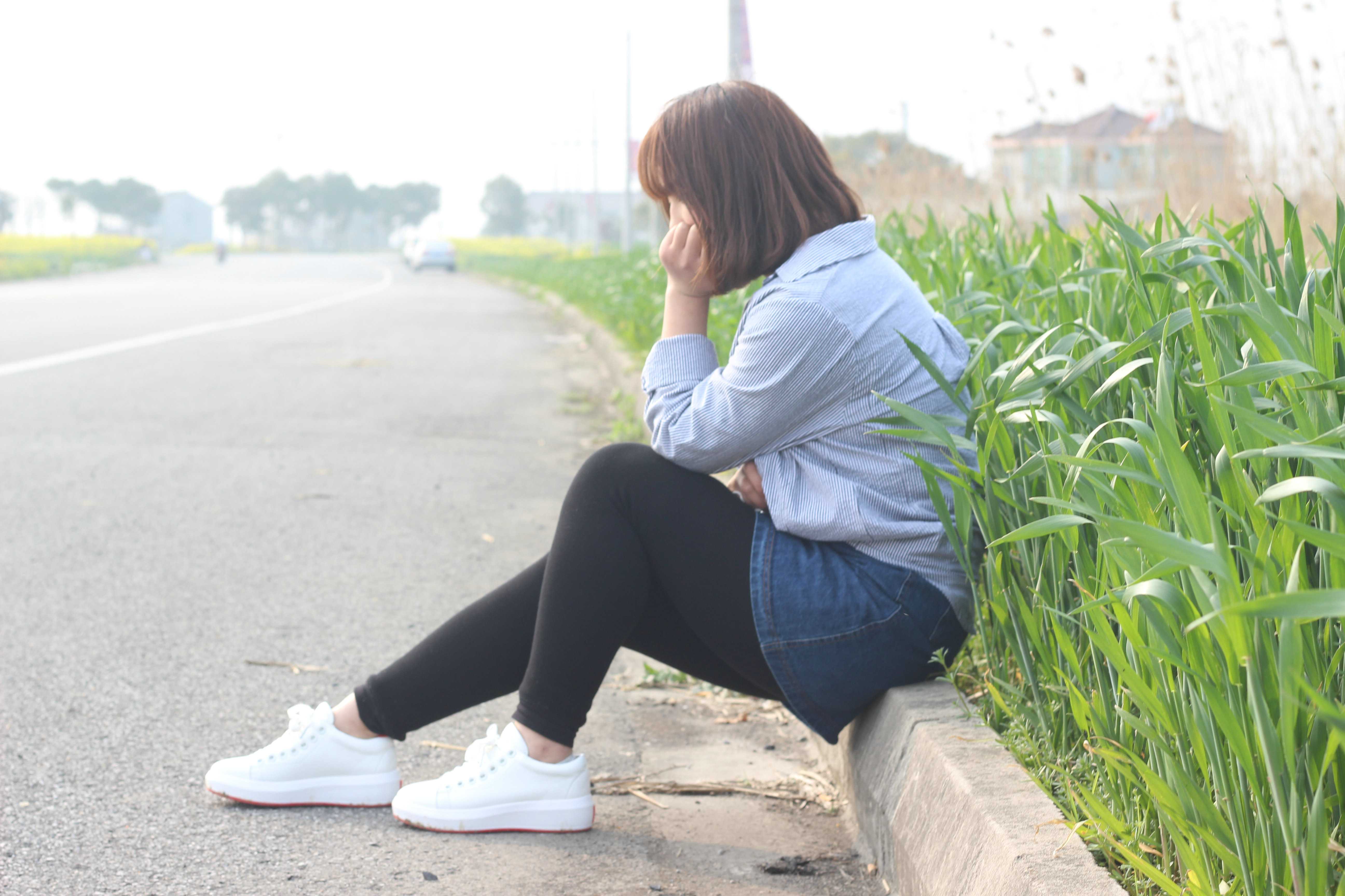 《邻班肉肉少女船袜脚丫》作品图