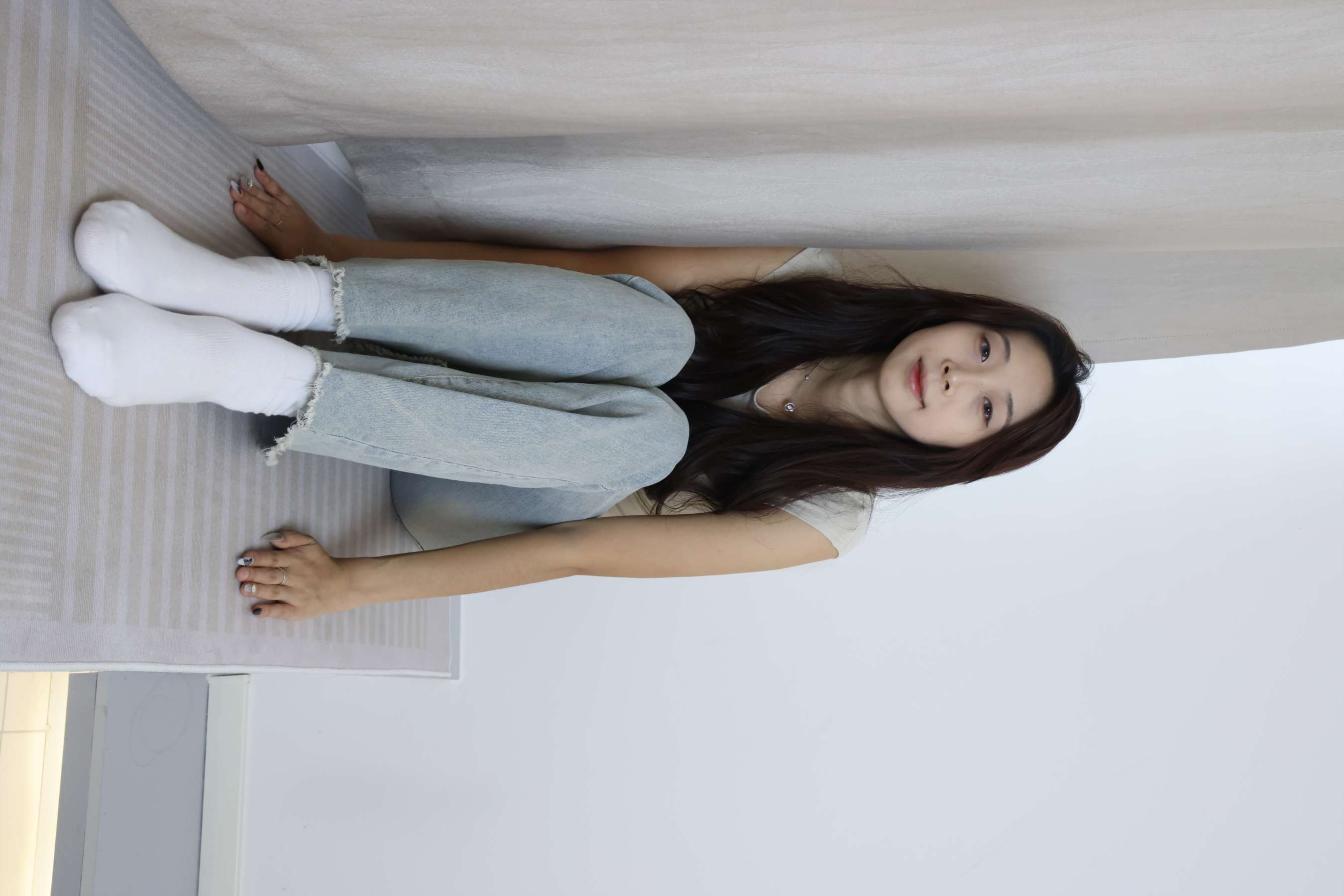 《秋月 牛仔の棉袜、嫩足》作品图