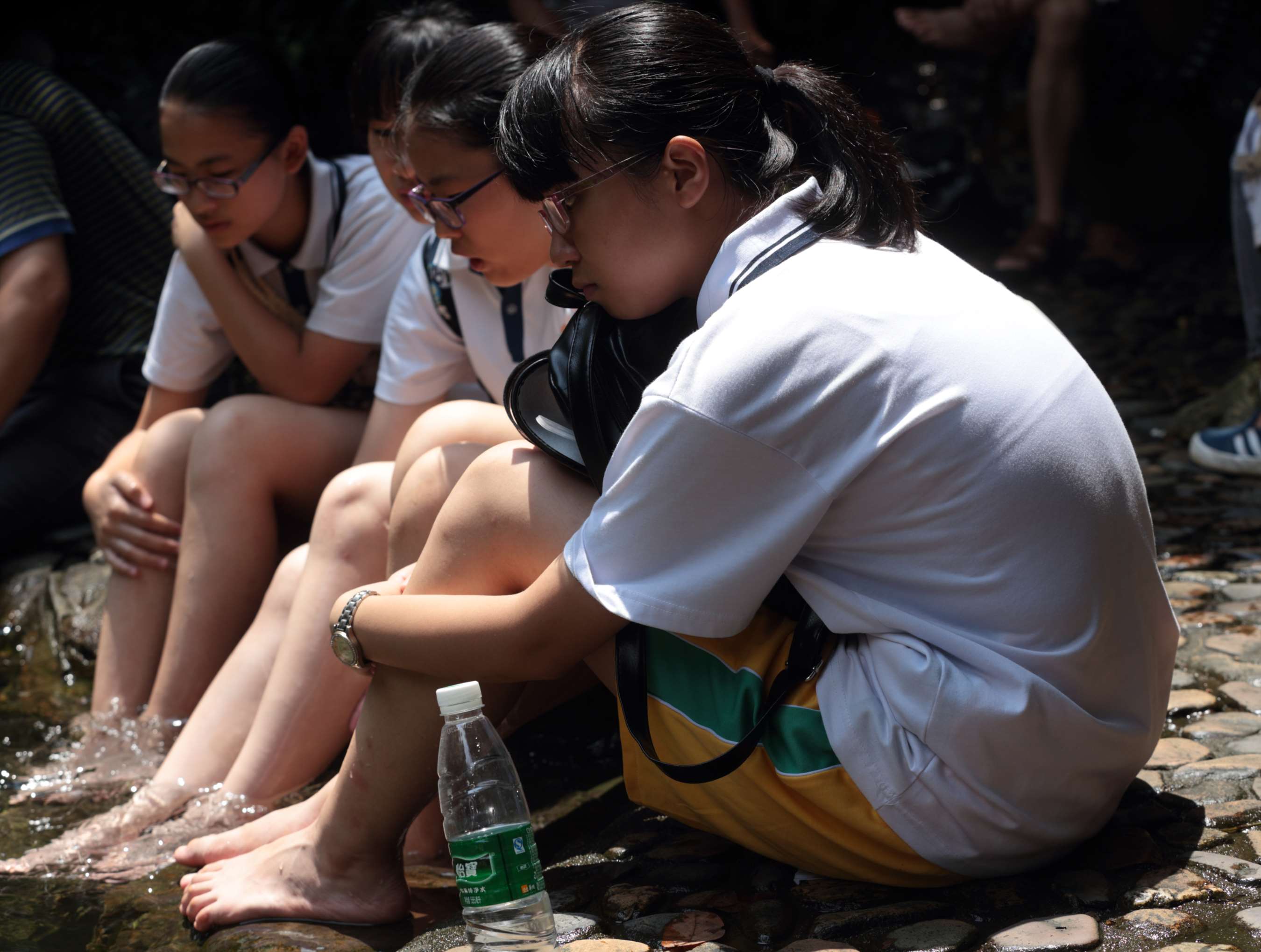 《高考完毕那天值得姑娘们疯狂一下》作品图