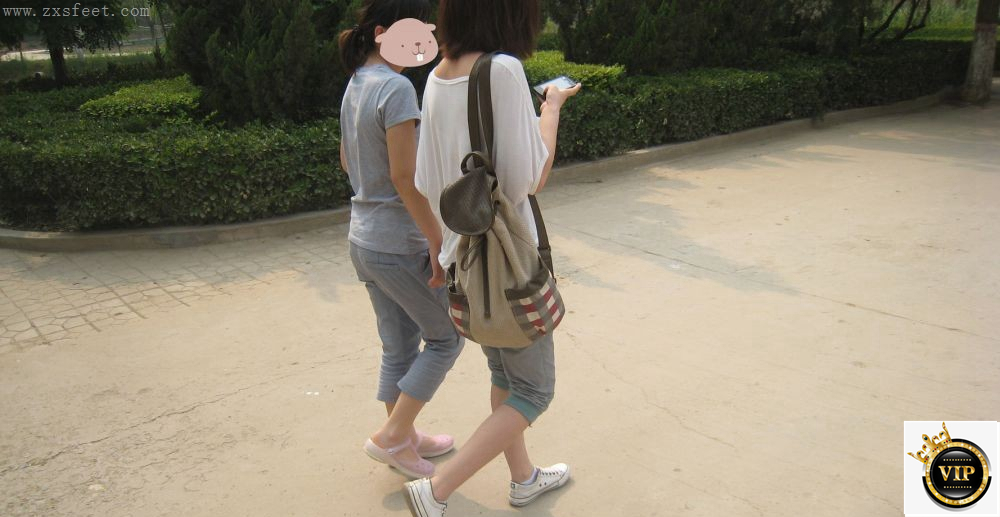 《户外的歇息》作品图