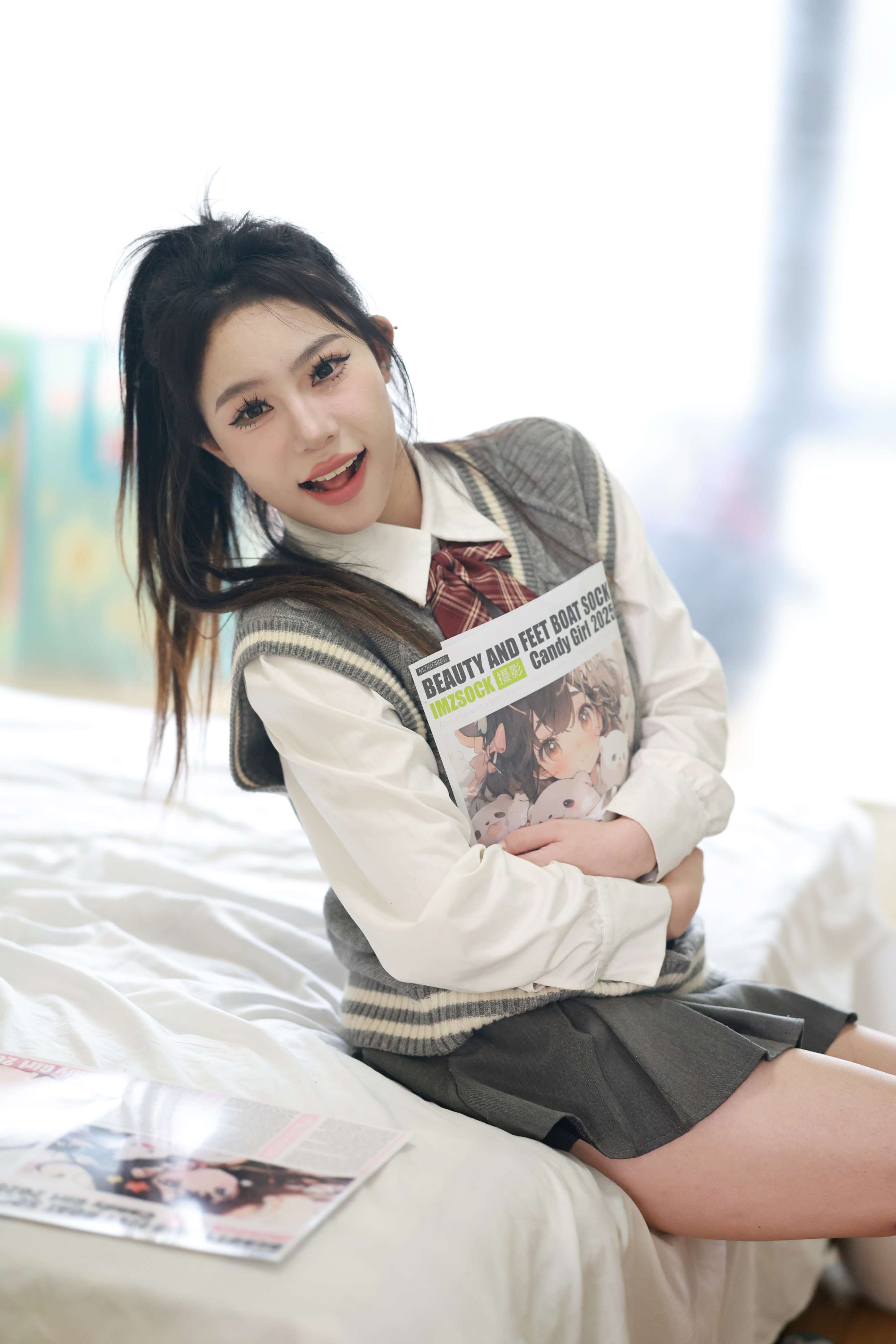 《维尼-脱脏棉袜展嫩足》作品图