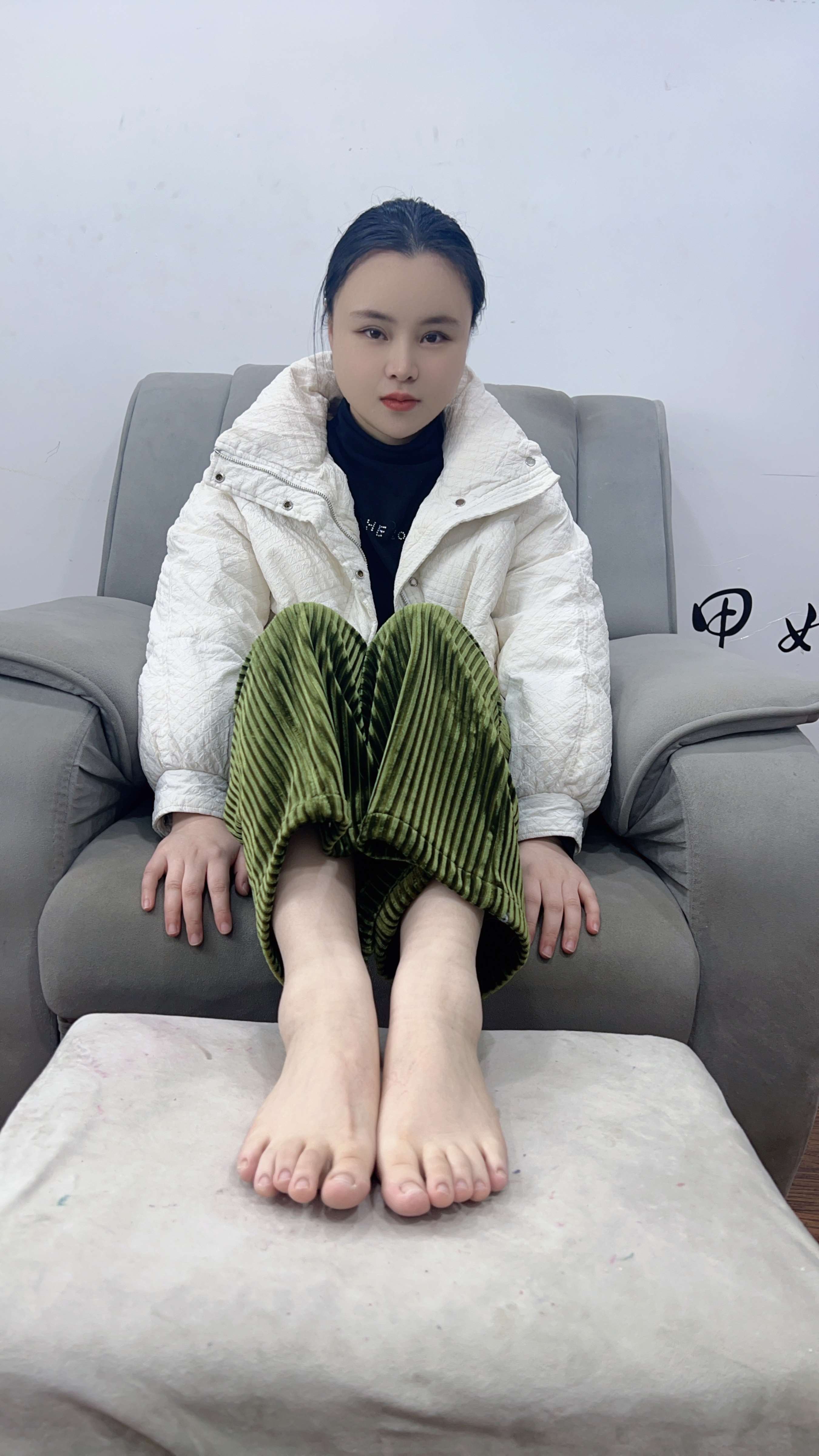 《双人嫩足》作品图