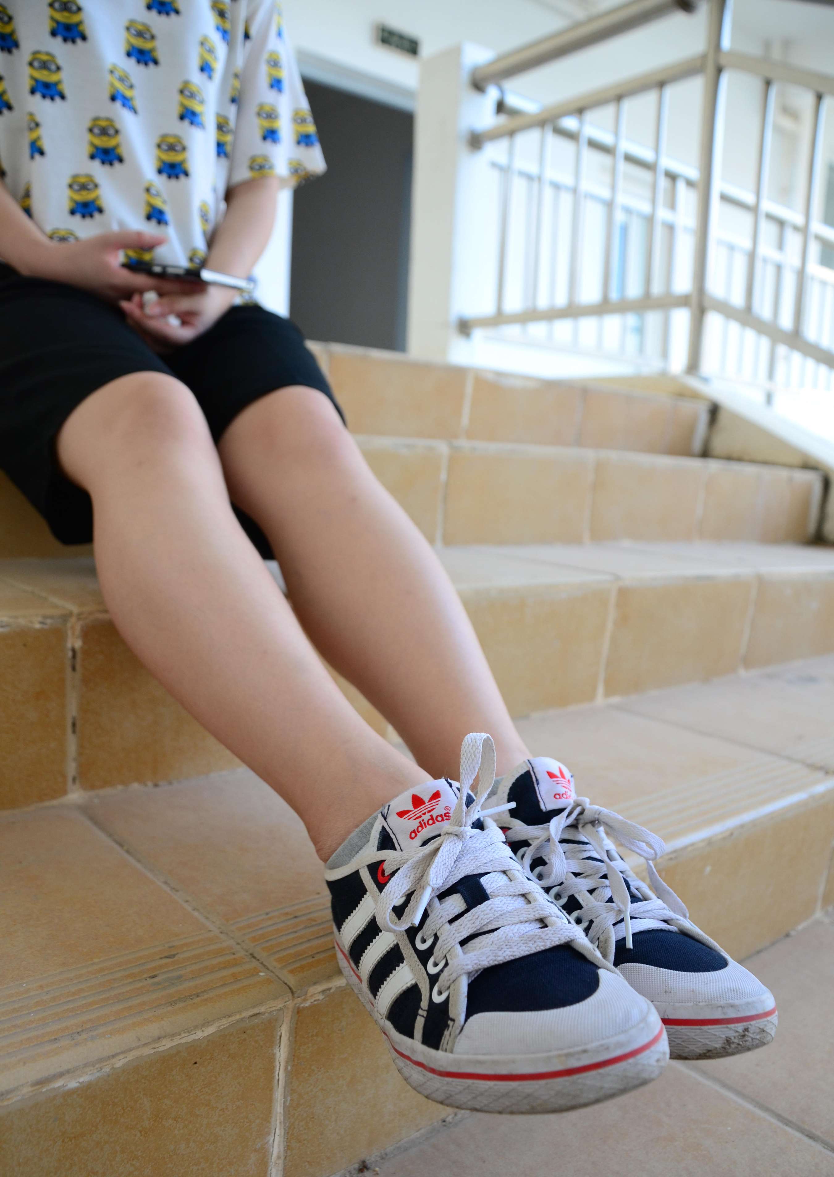 《教室棉袜脚》作品图