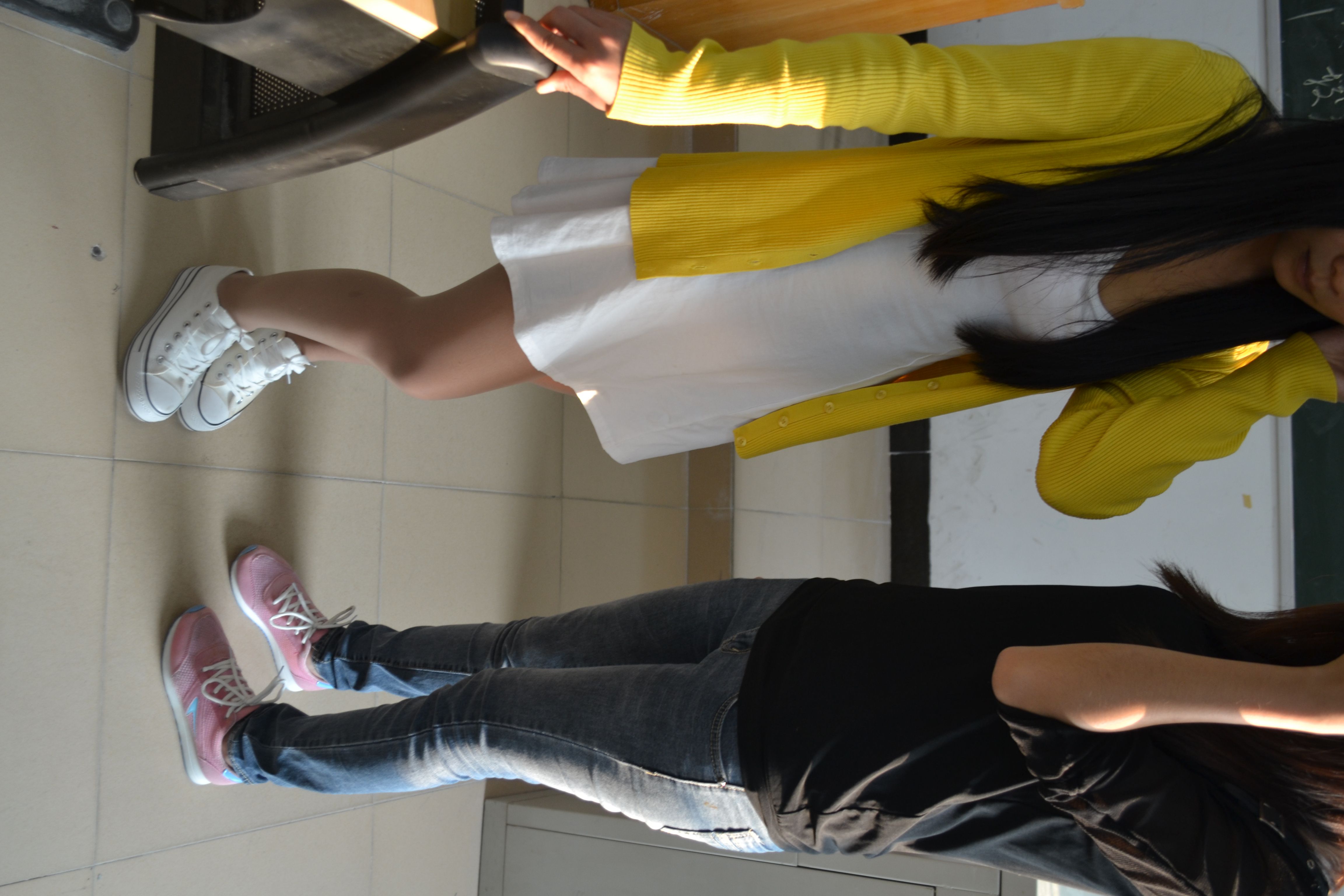 《教室闺蜜jio之间的较量》作品图