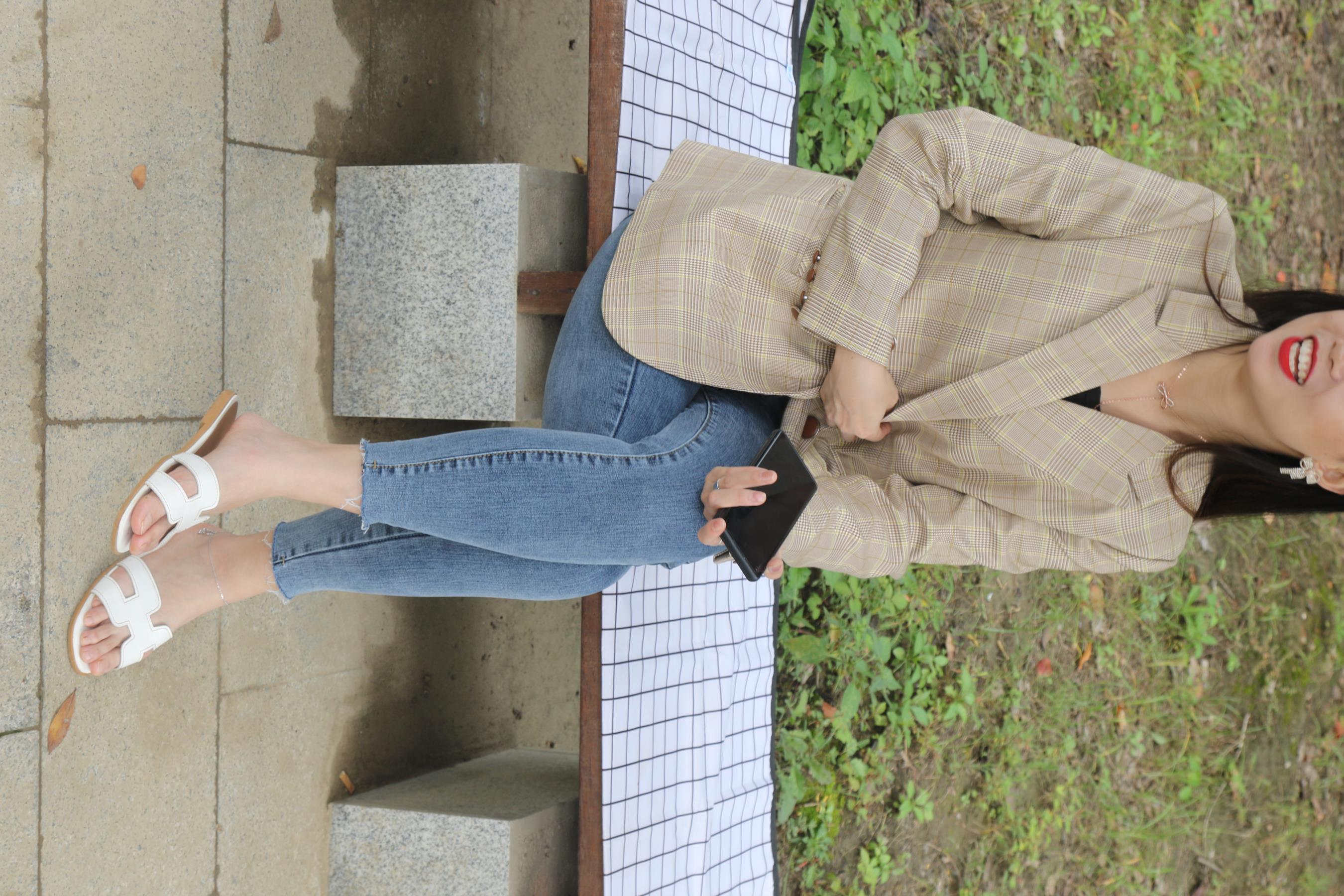 《舞蹈系の师妹39码大脚凉拖》作品图