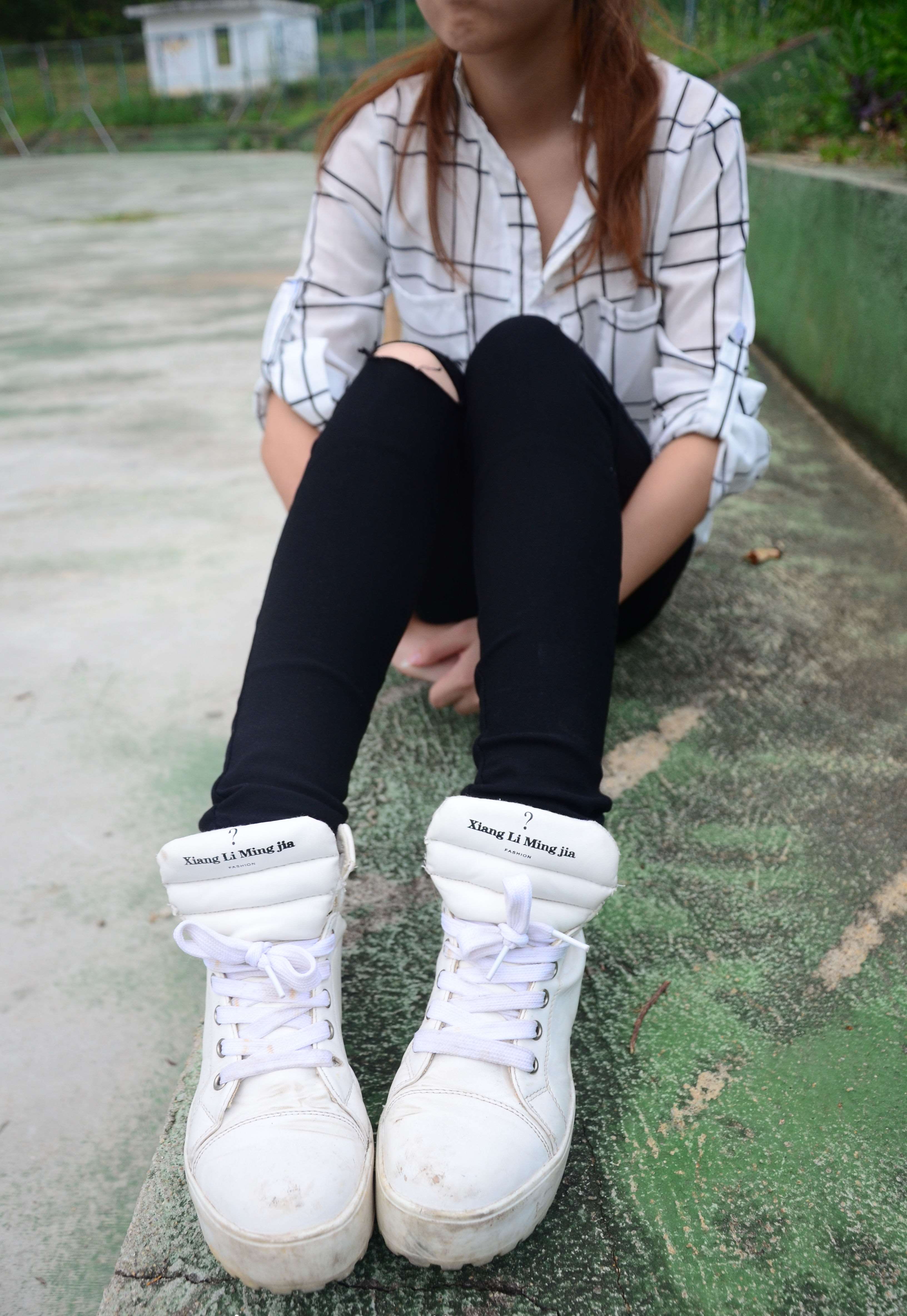 《操场球鞋の棉袜脚》作品图