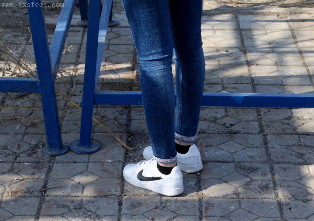 《湖边微风吹》作品图