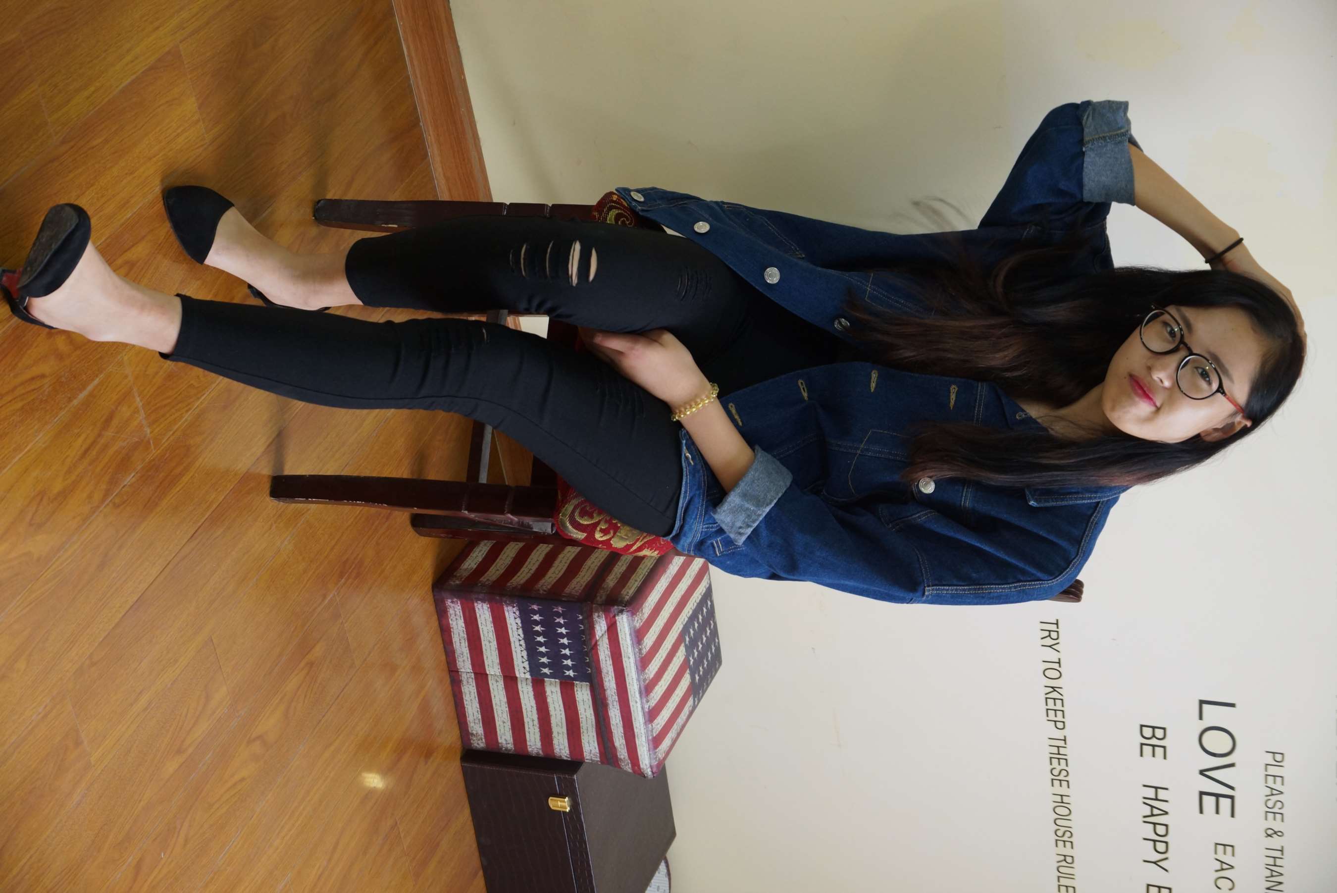 《度数太深看不清自己的脚型有多美》作品图