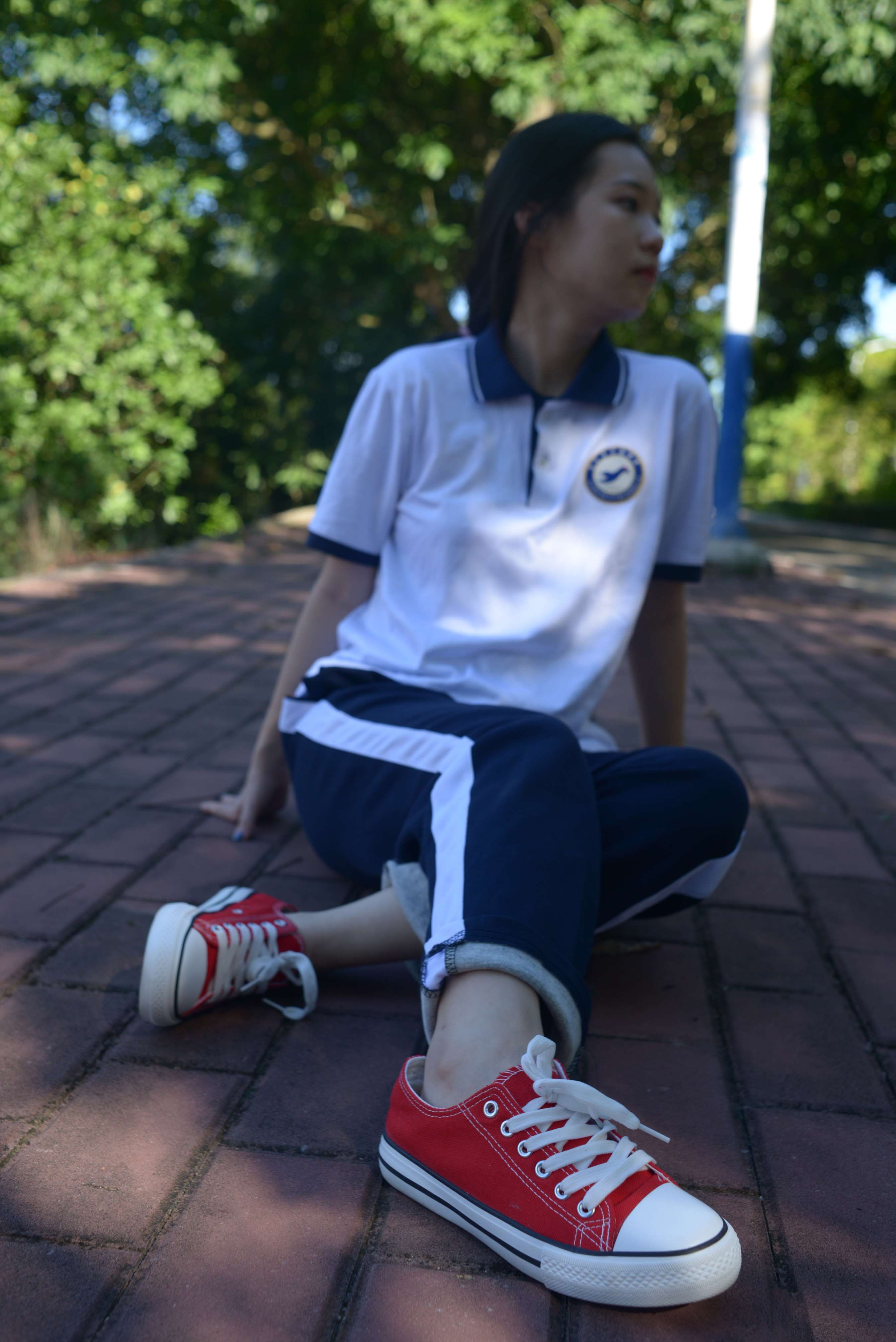 《少女校服帆布鞋の船袜脚》作品图