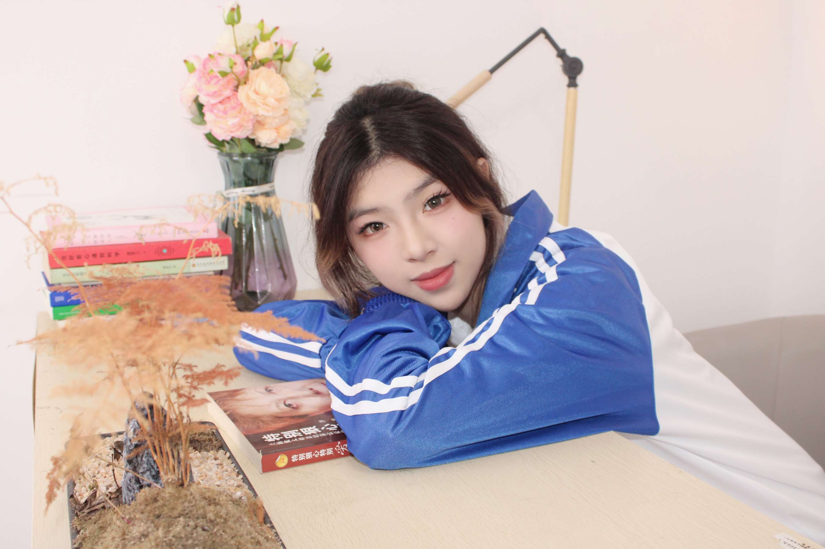 《彤彤 校服棉袜の嫩足》作品图