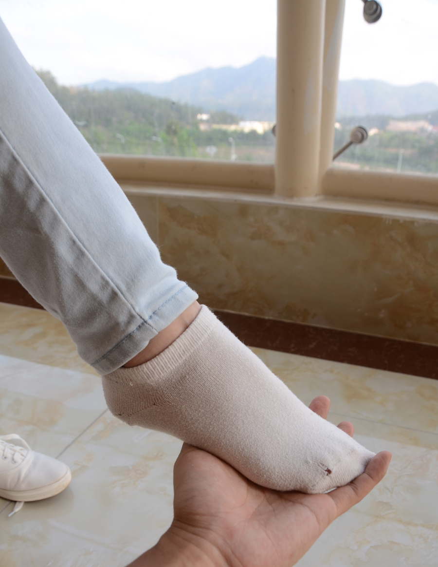 《清纯少女白锦袜》作品图