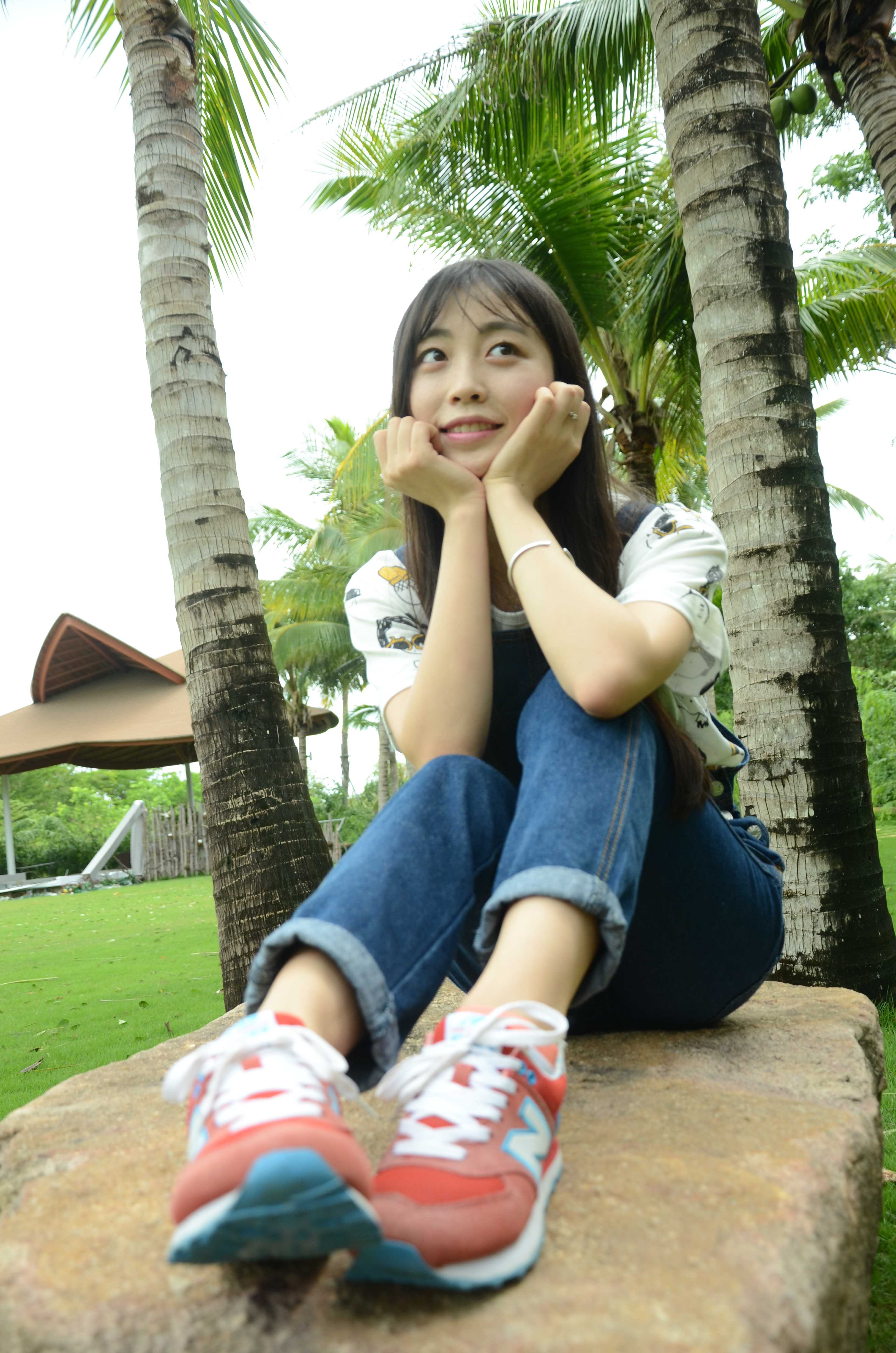 《学妹的新百伦白棉袜脚》作品图