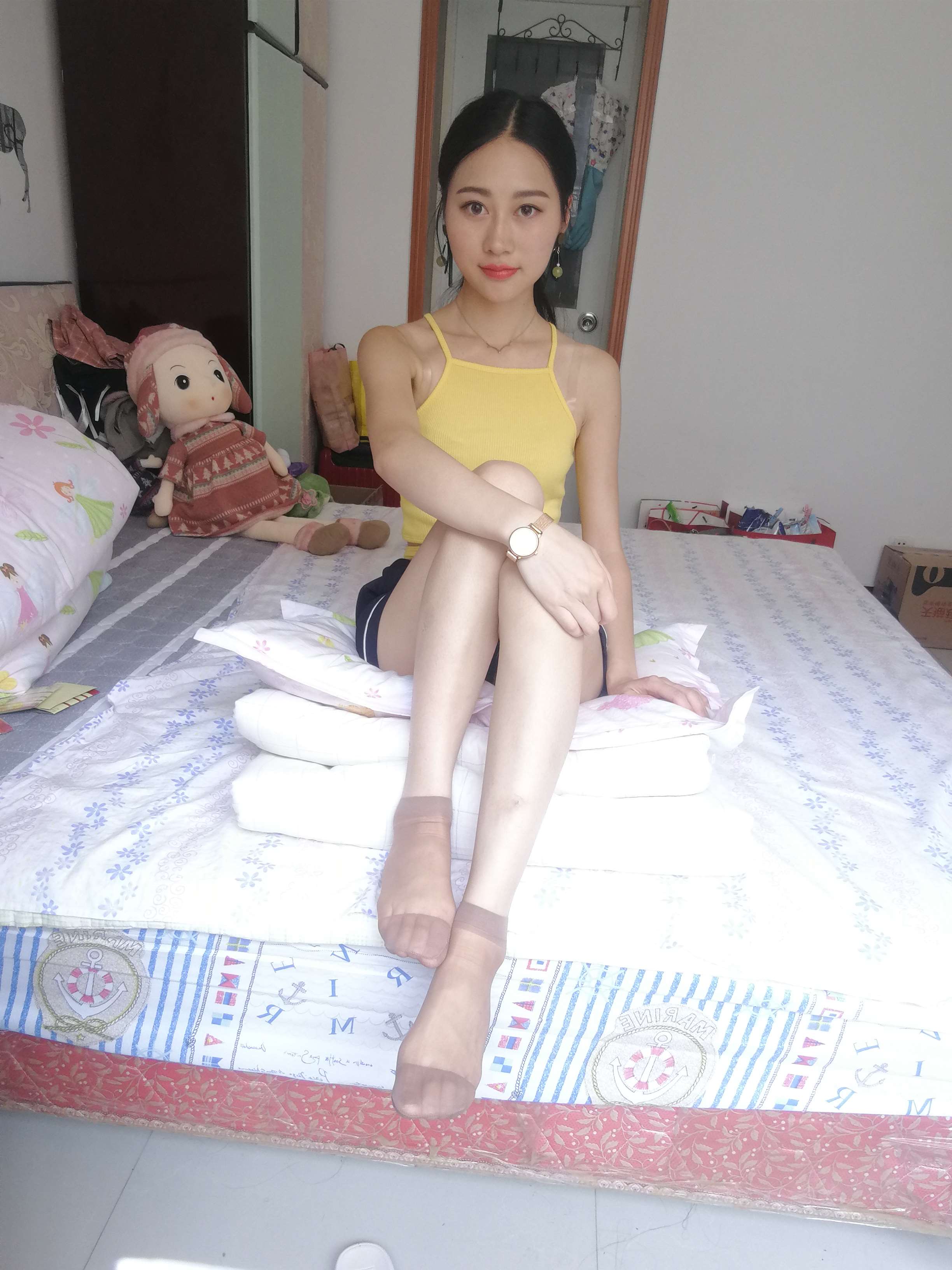 《敏君的短丝脚丫》作品图