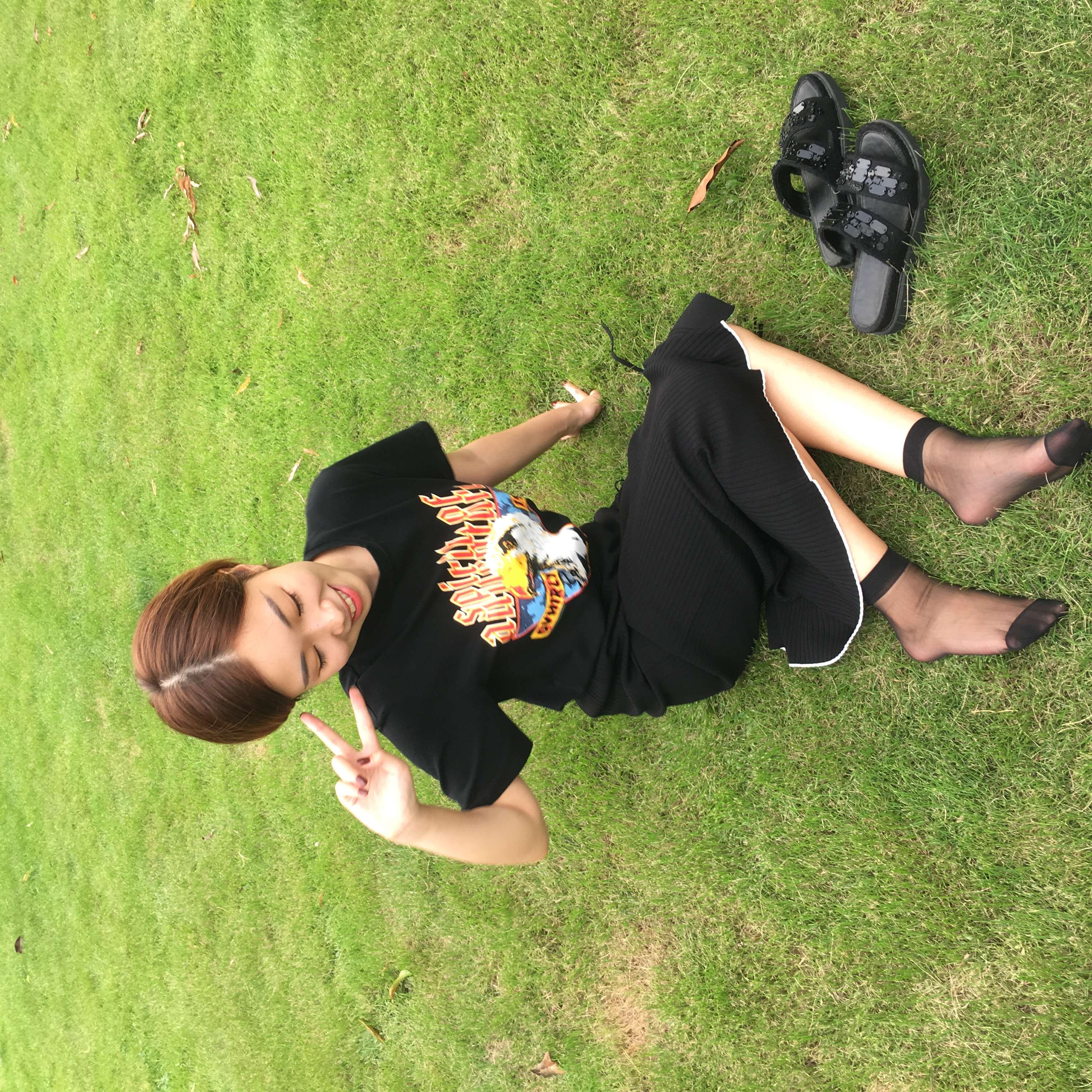 《小珊珊的短丝脚丫》作品图