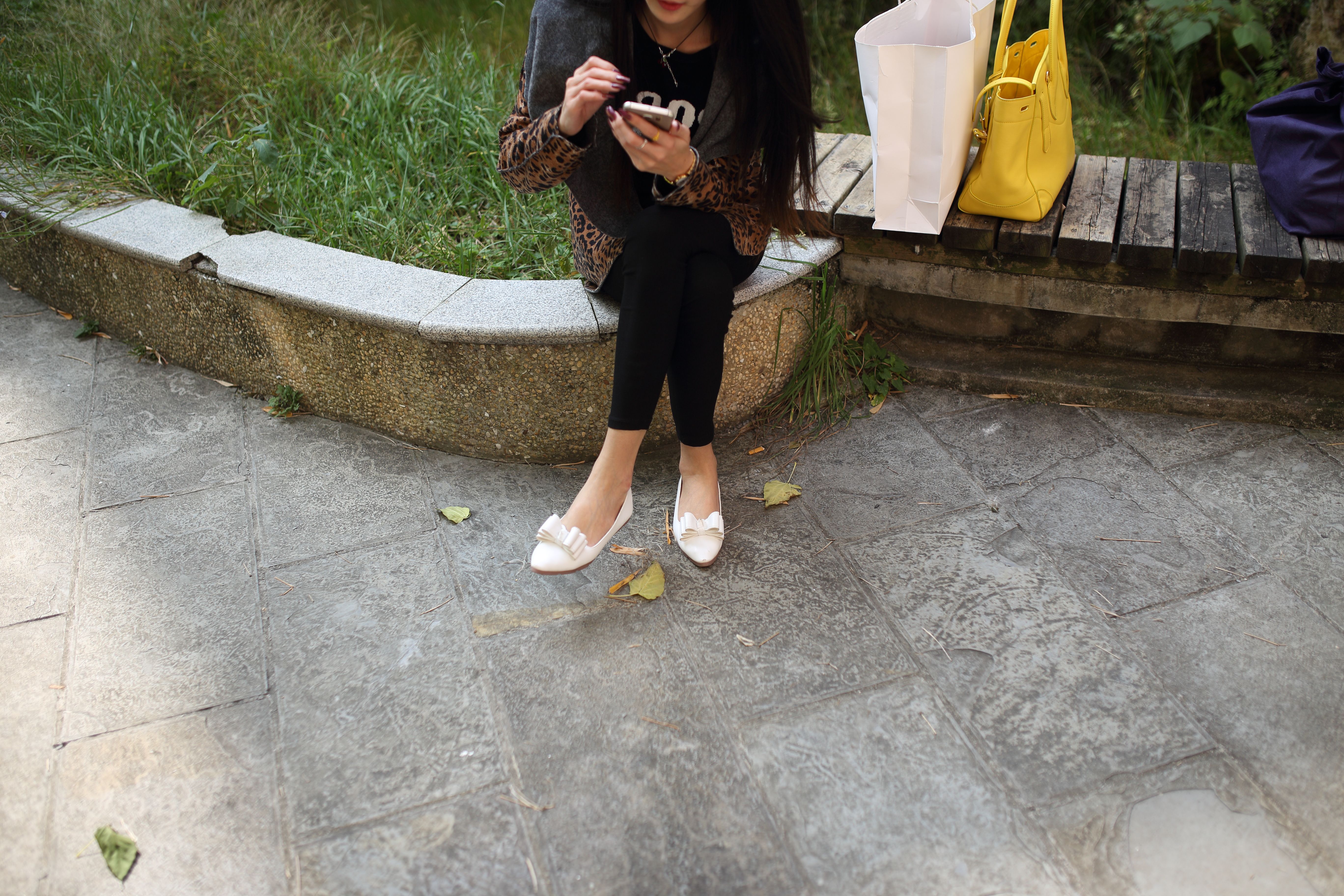 《骨感丝袜脚丫》作品图