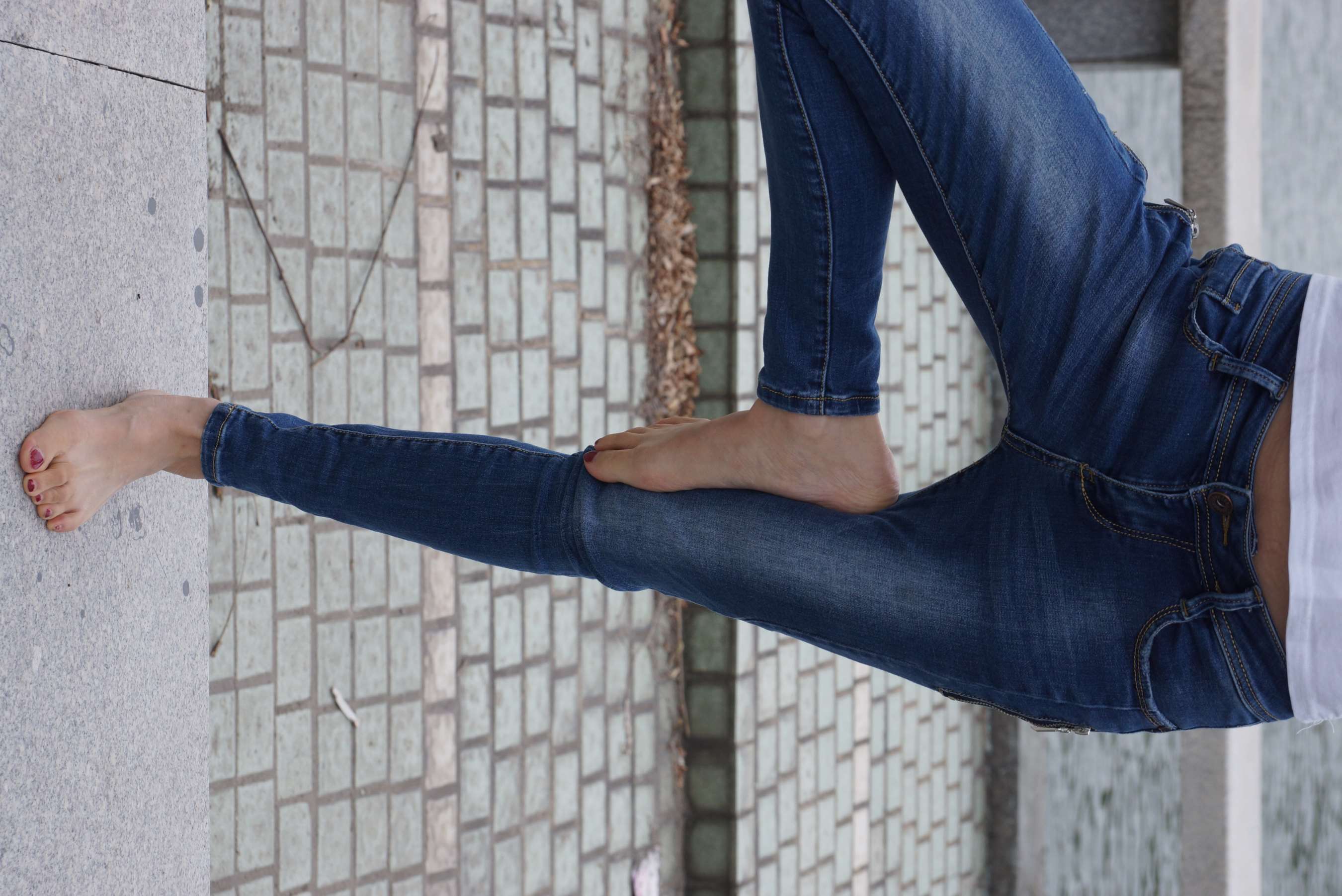 《瑜伽老师的功底就是不一样》作品图