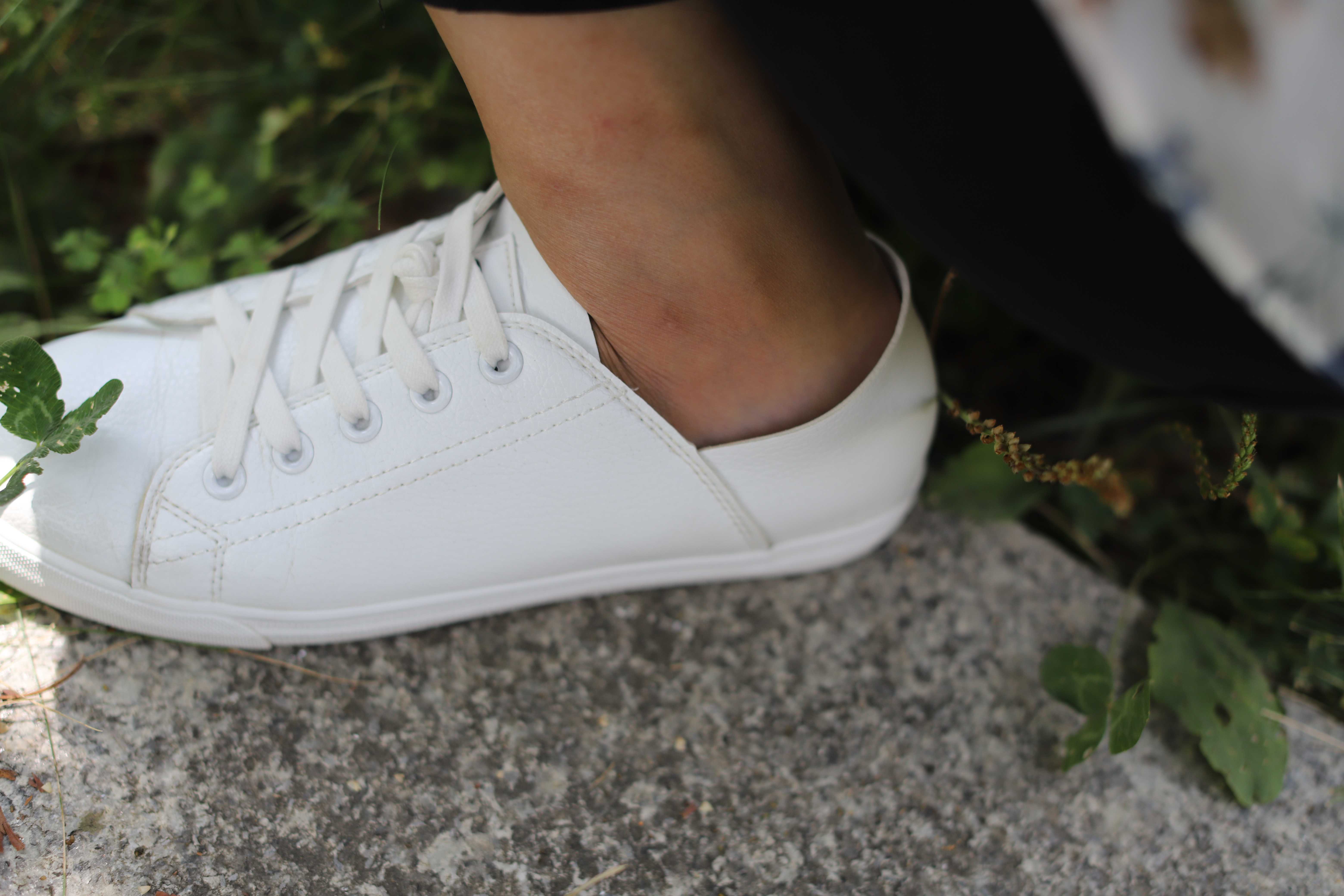 《公园越拍板鞋の船袜脚》作品图