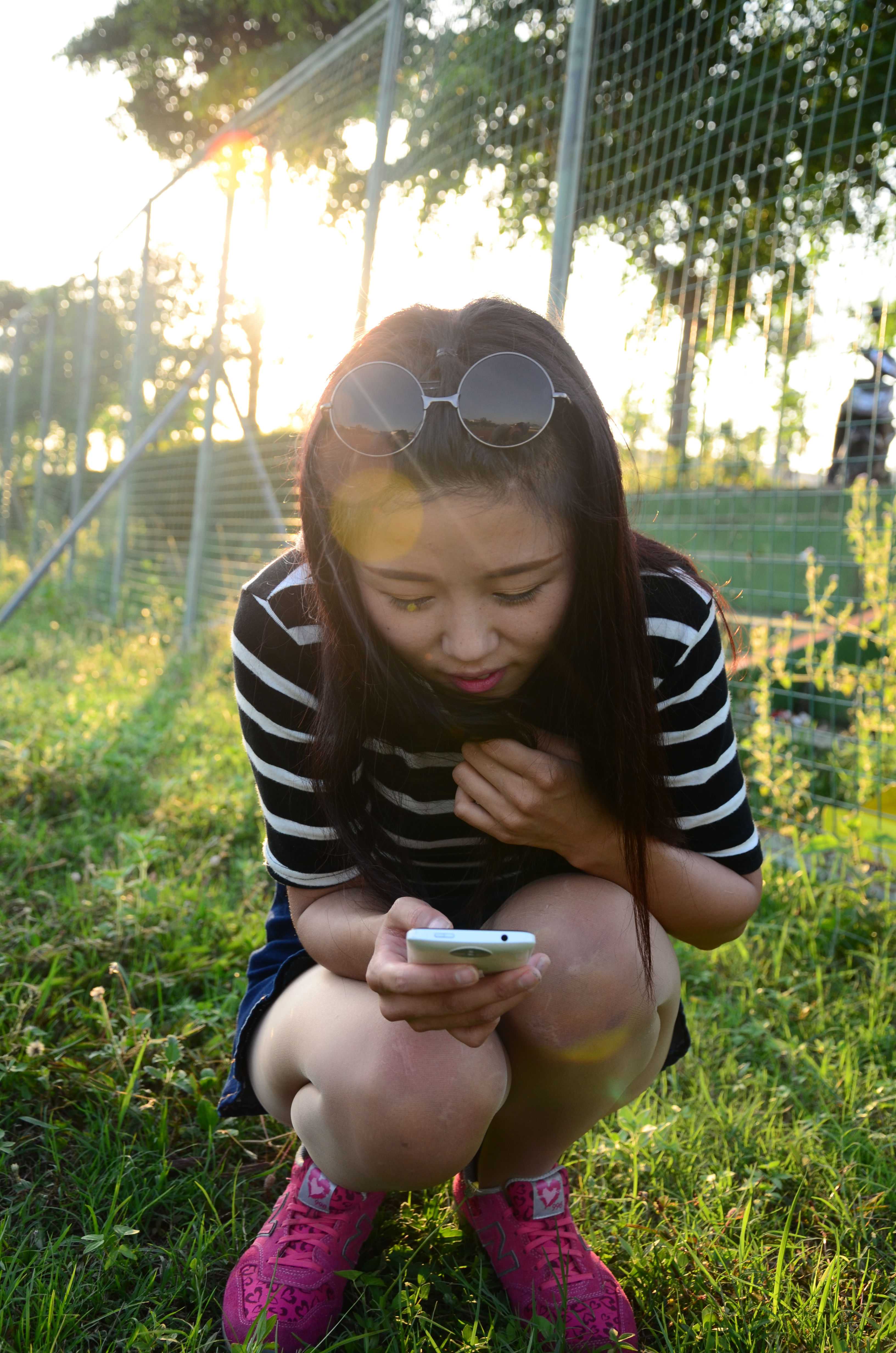 《操场上运动后的锦袜》作品图