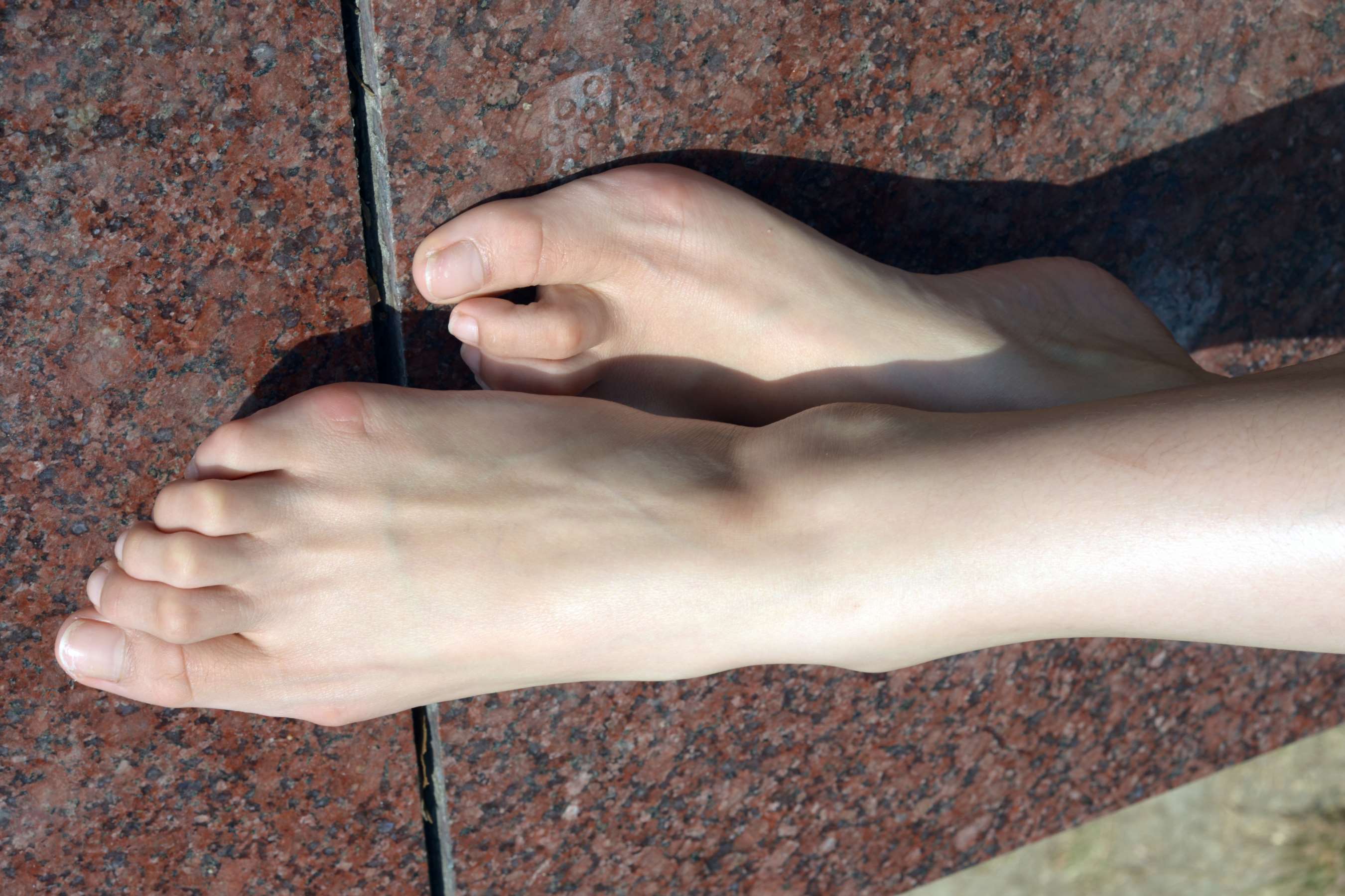 《热裤牛仔小姐姐嫩足》作品图