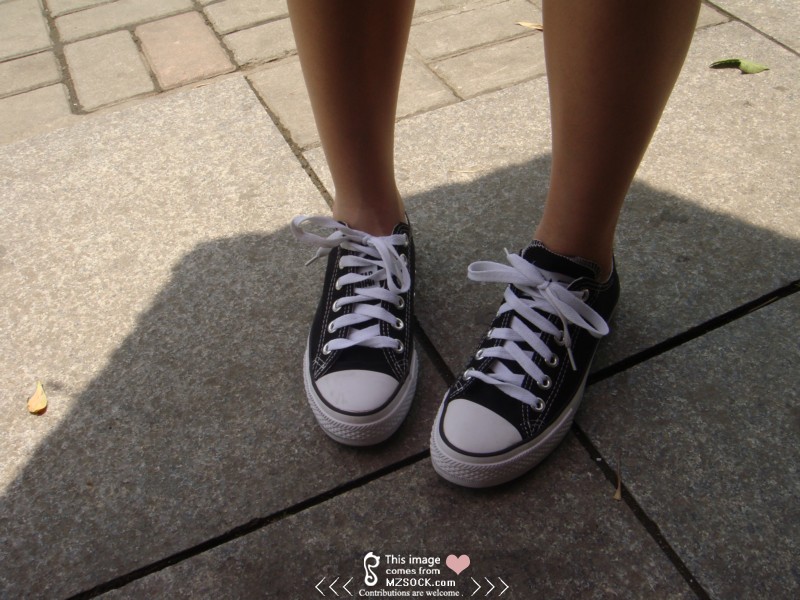 《黑色帆布鞋船袜萝莉》作品图