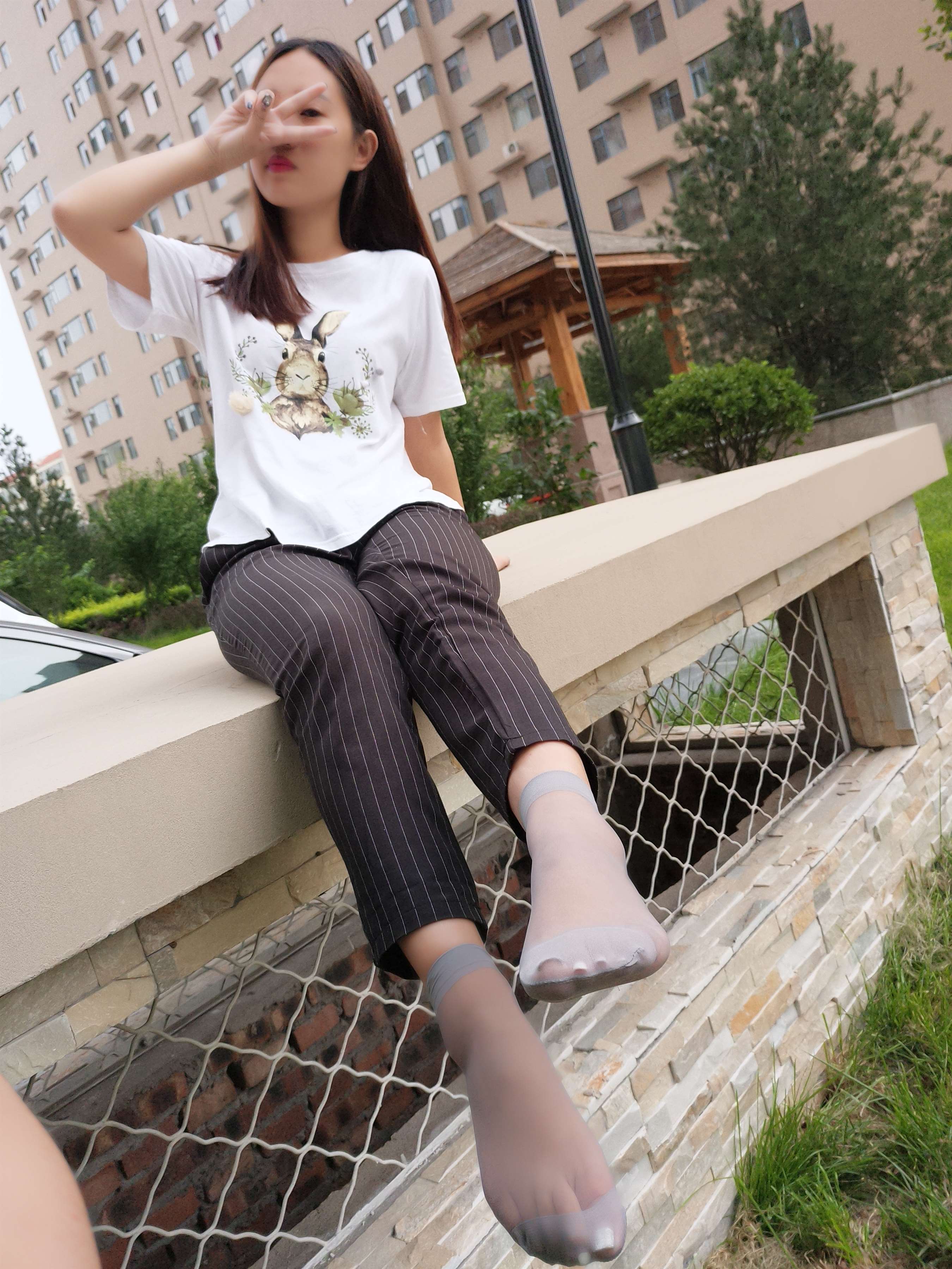 《两小姐姐短丝脚》作品图