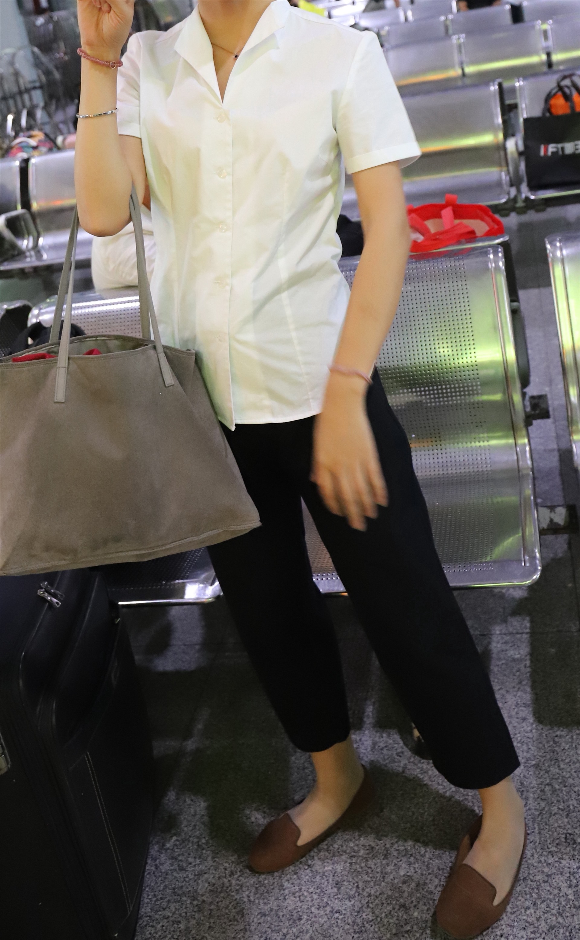 《赶火车的小姐姐+7个视频》作品图