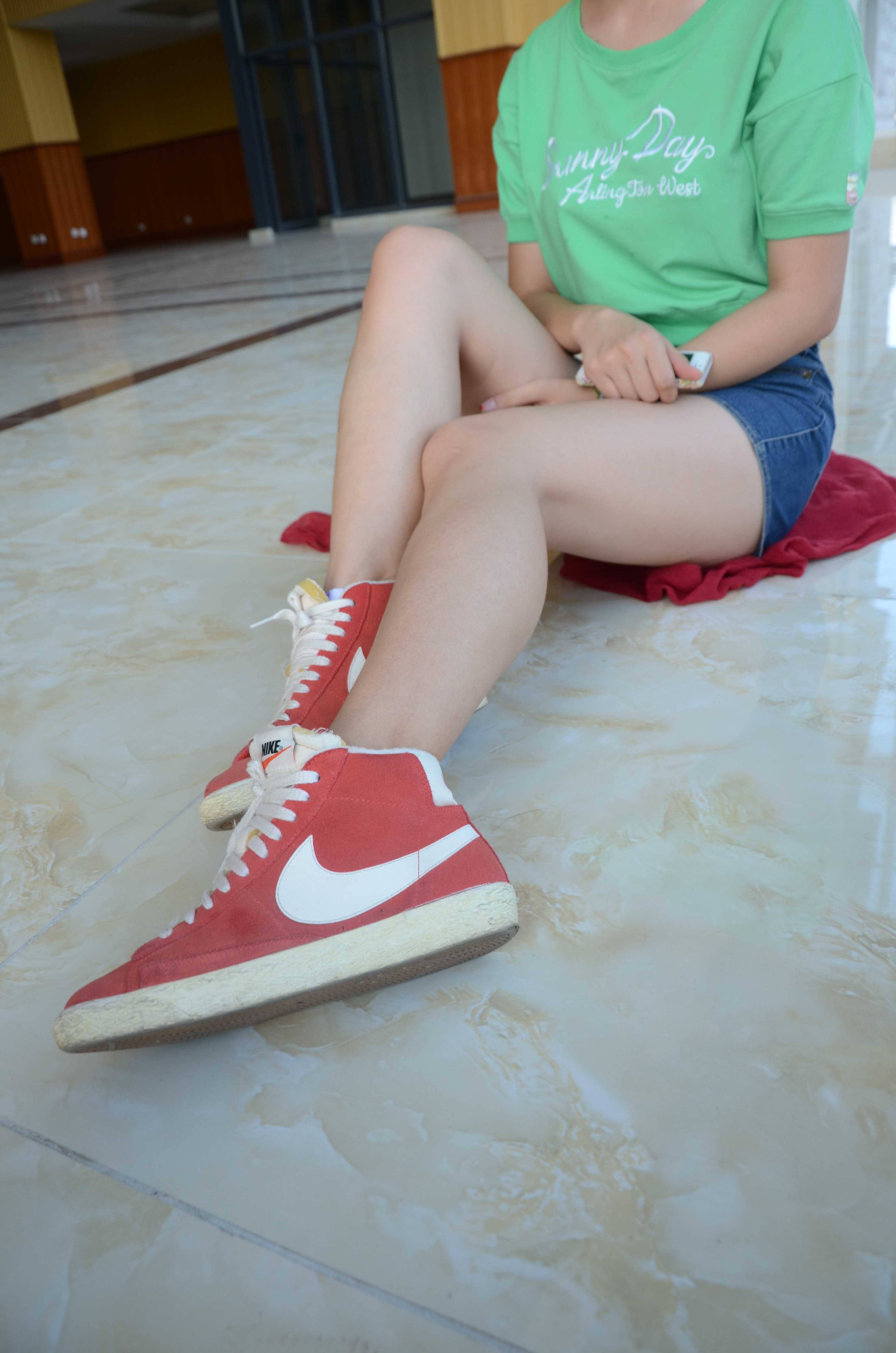 《经典原味斑点袜帆布鞋》作品图