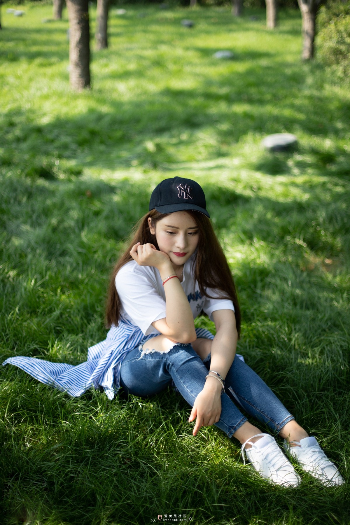 《梦凡小白鞋 纯纯棉袜》作品图