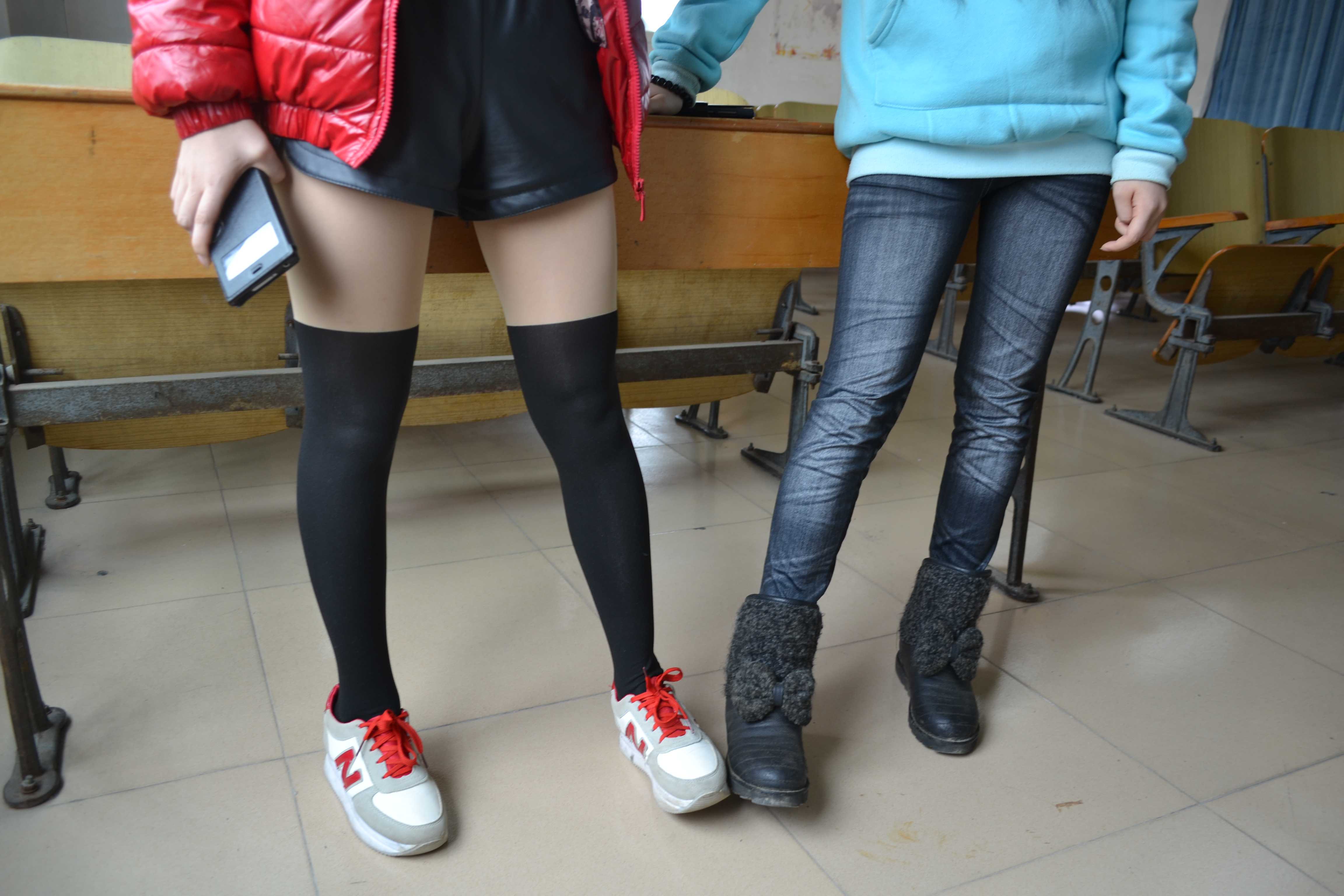 《校园长丝袜の白棉袜》作品图