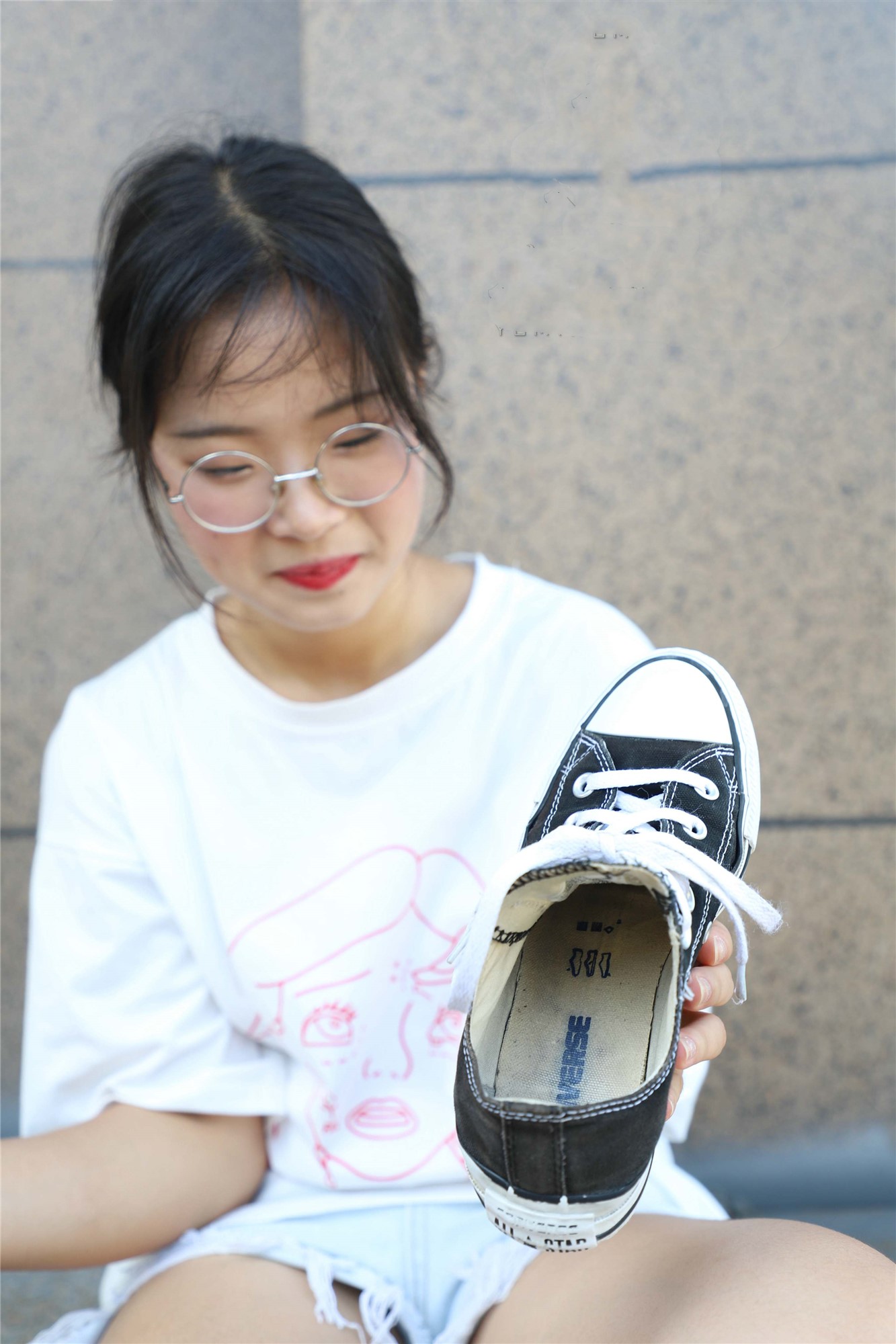 《肉丝眼镜小妹》作品图