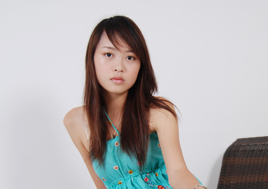 《藤椅少女》作品图