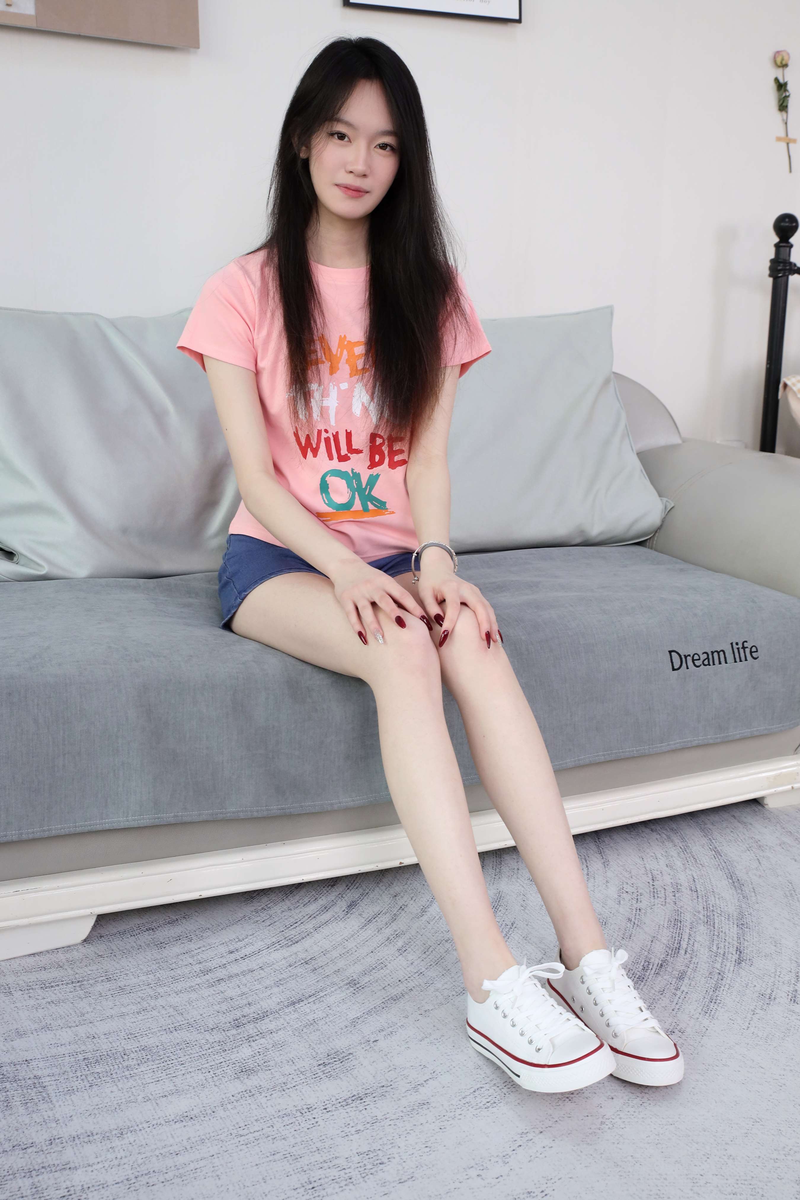 《小艺 热裤船袜の嫩足》作品图