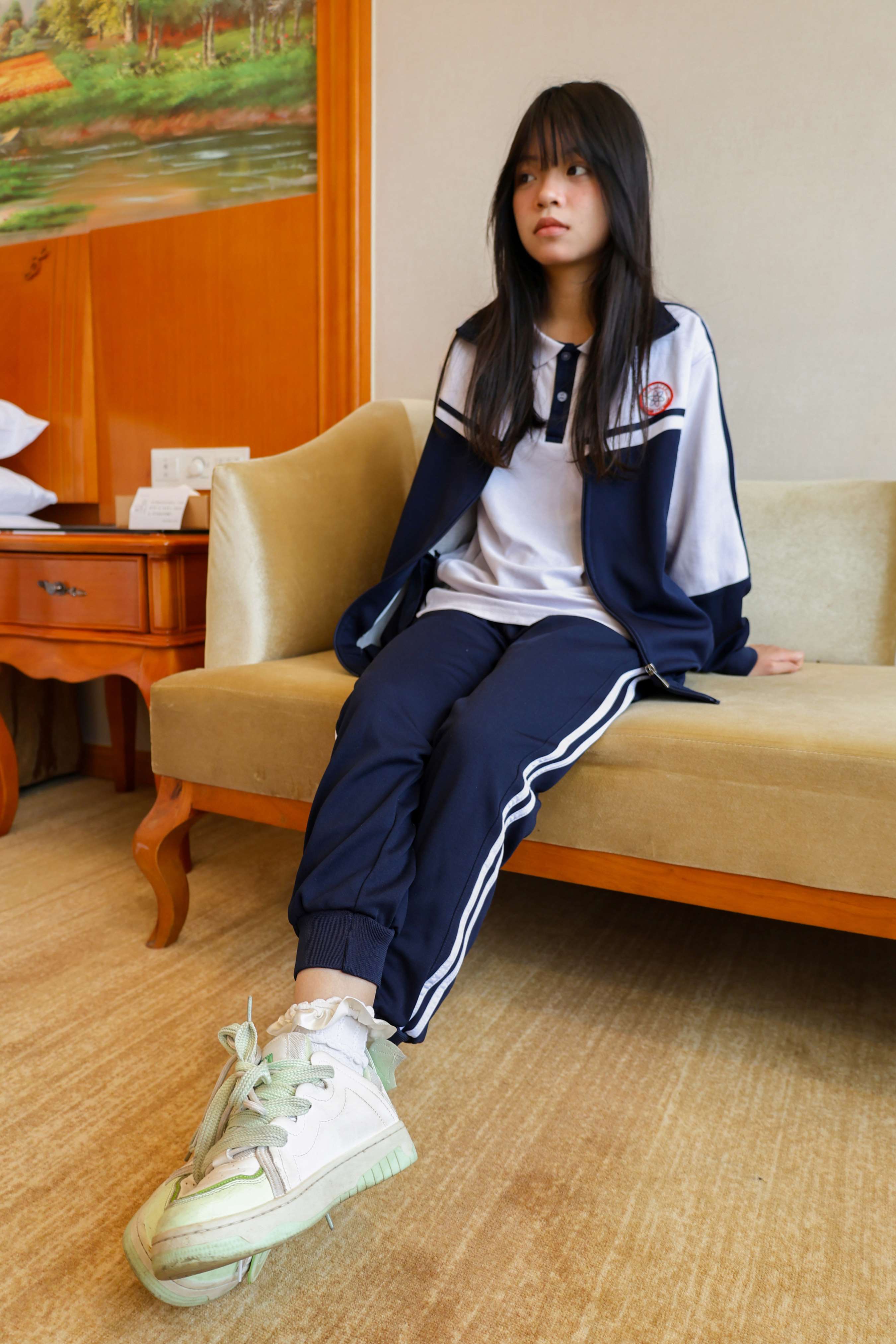 《校服少女嫩足踩假水》作品图