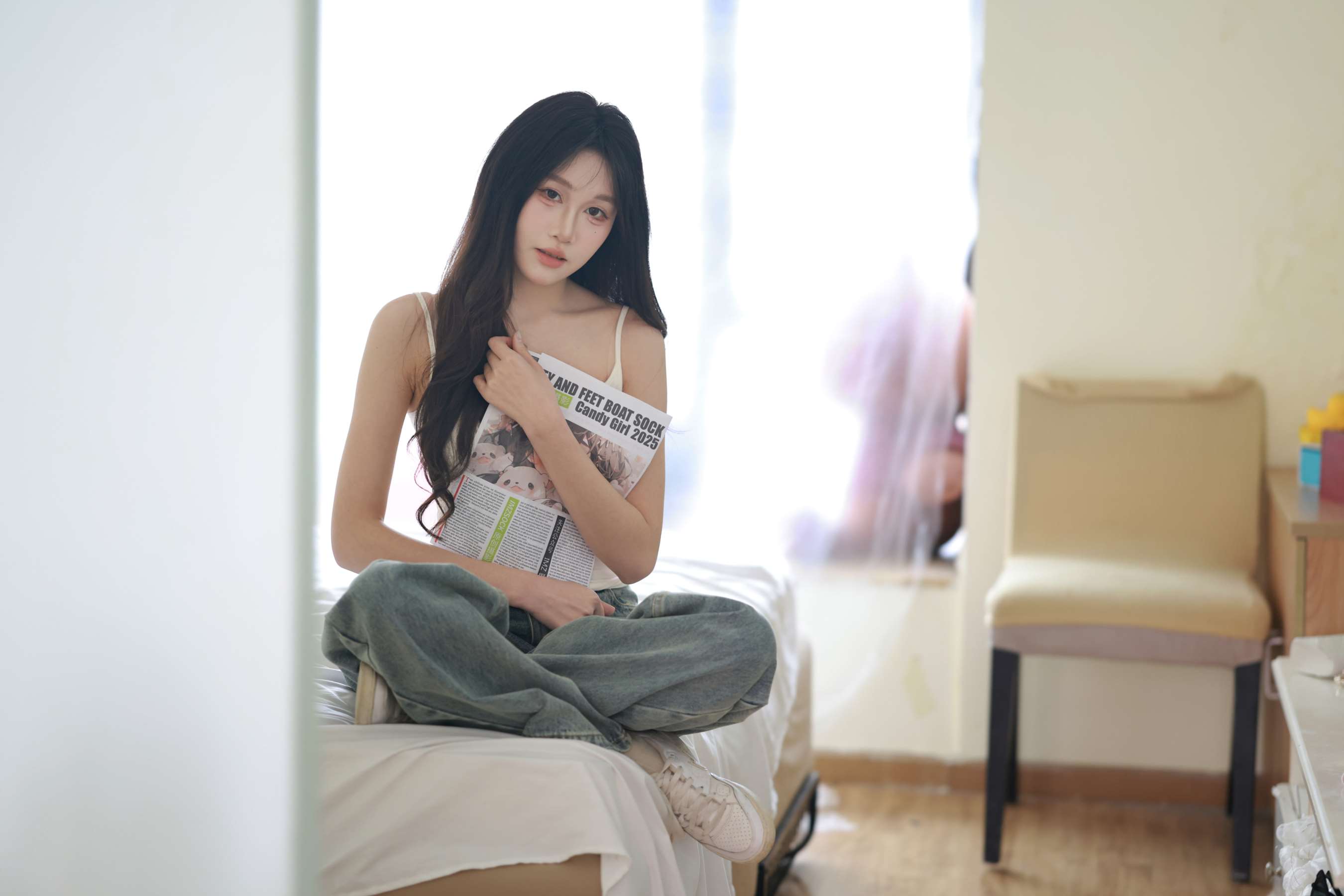 《妍妍 板鞋の棉袜嫩足》作品图