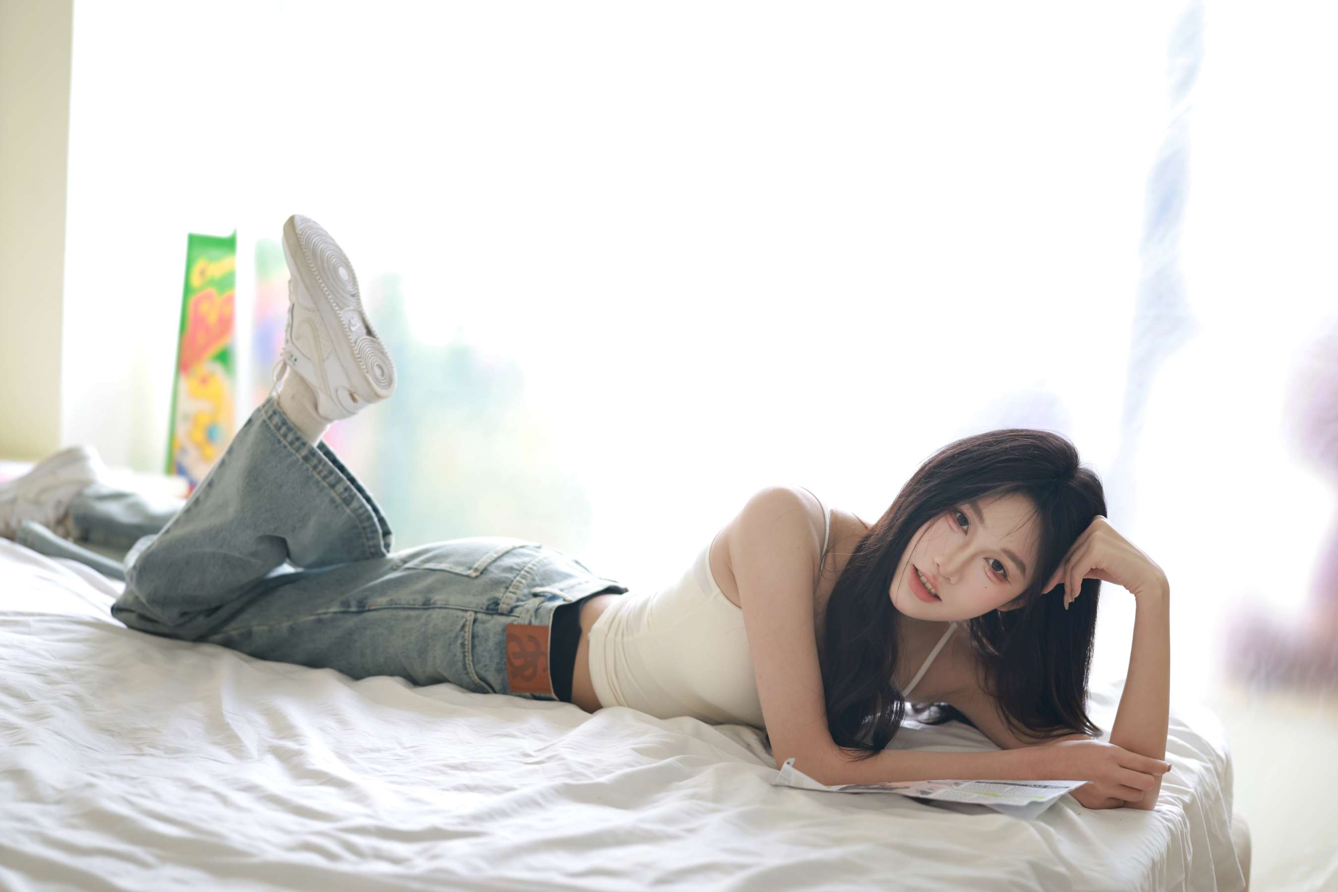 《妍妍 板鞋の棉袜嫩足》作品图