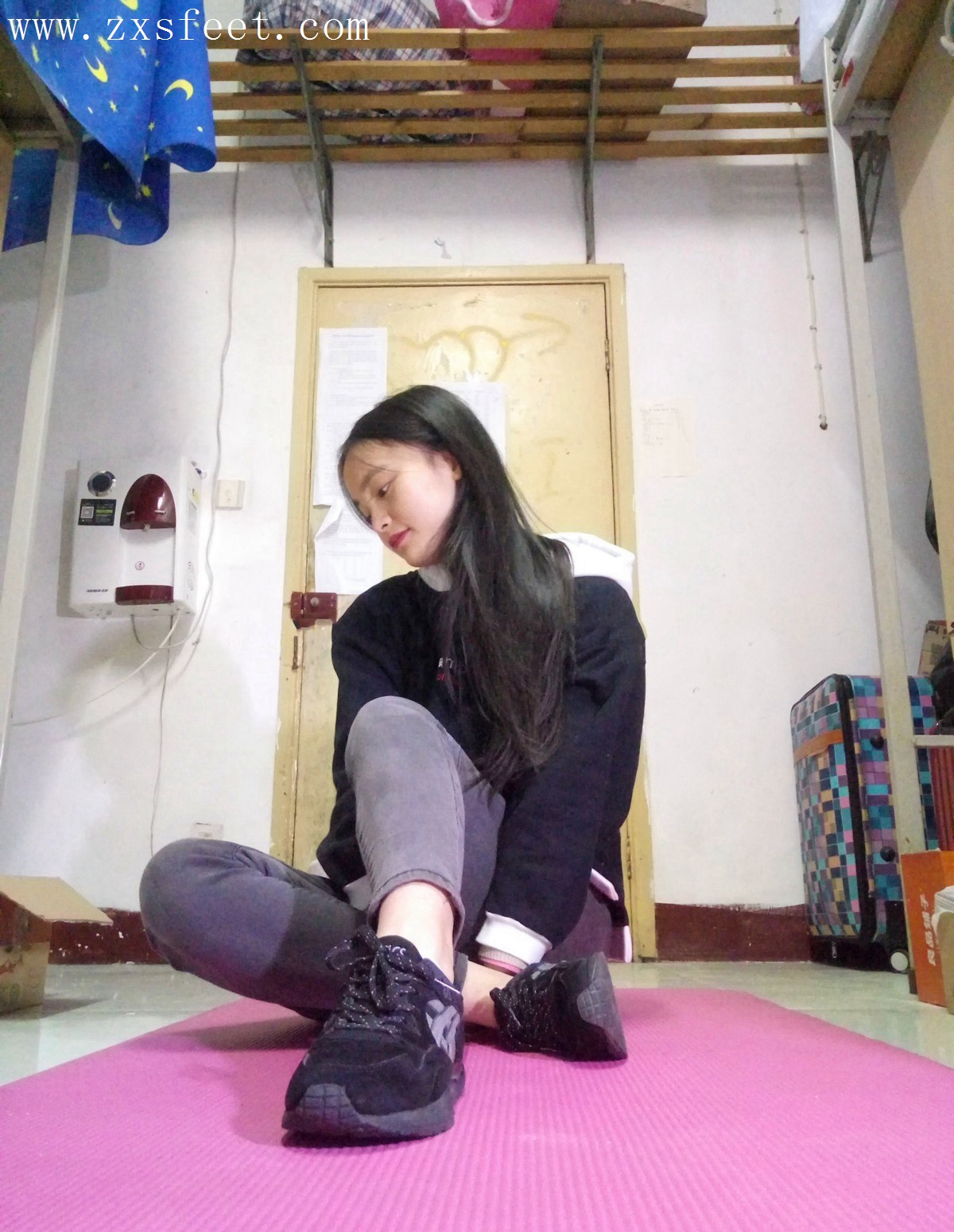 《寝室的拍摄》作品图