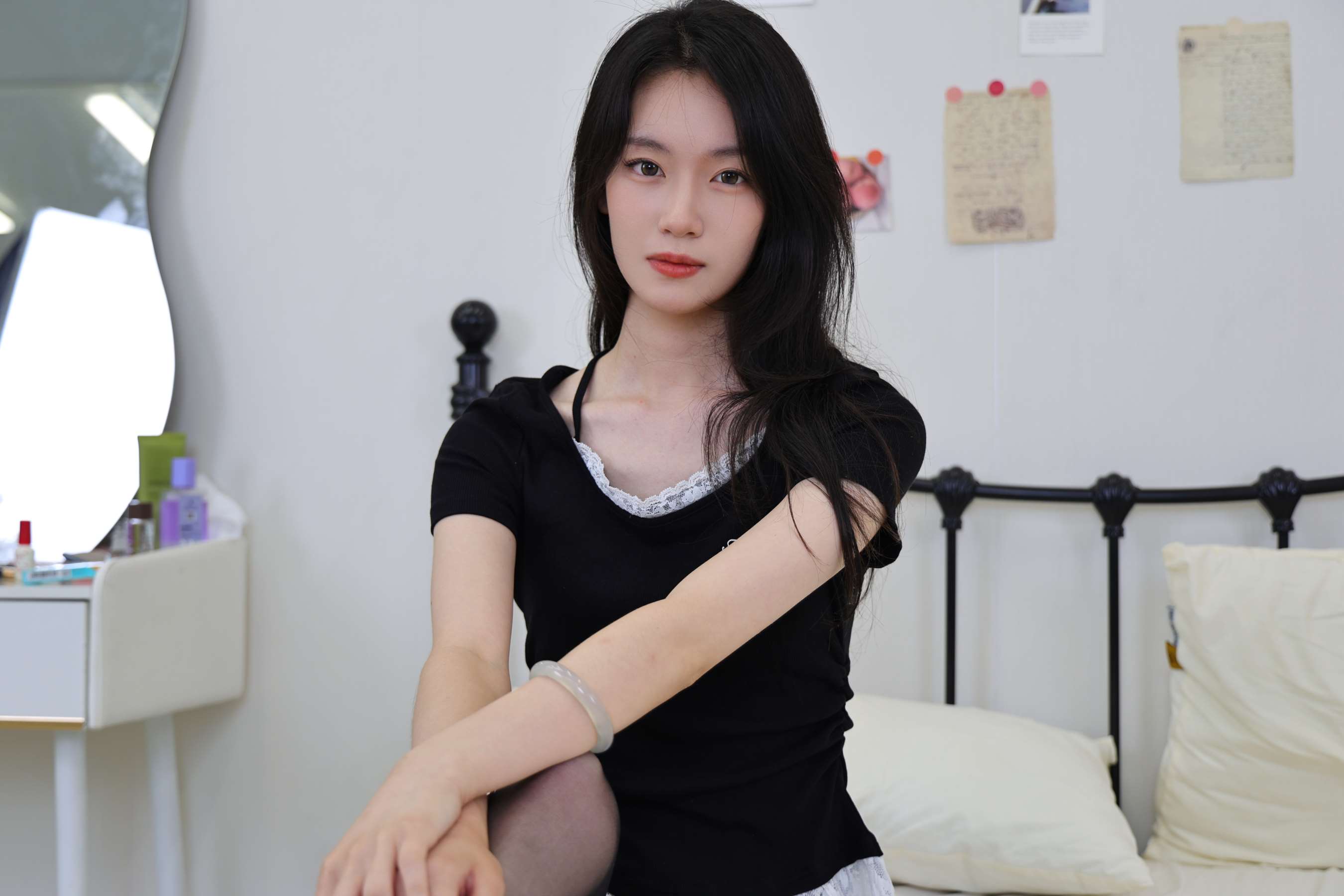 《小艺 黑丝足》作品图