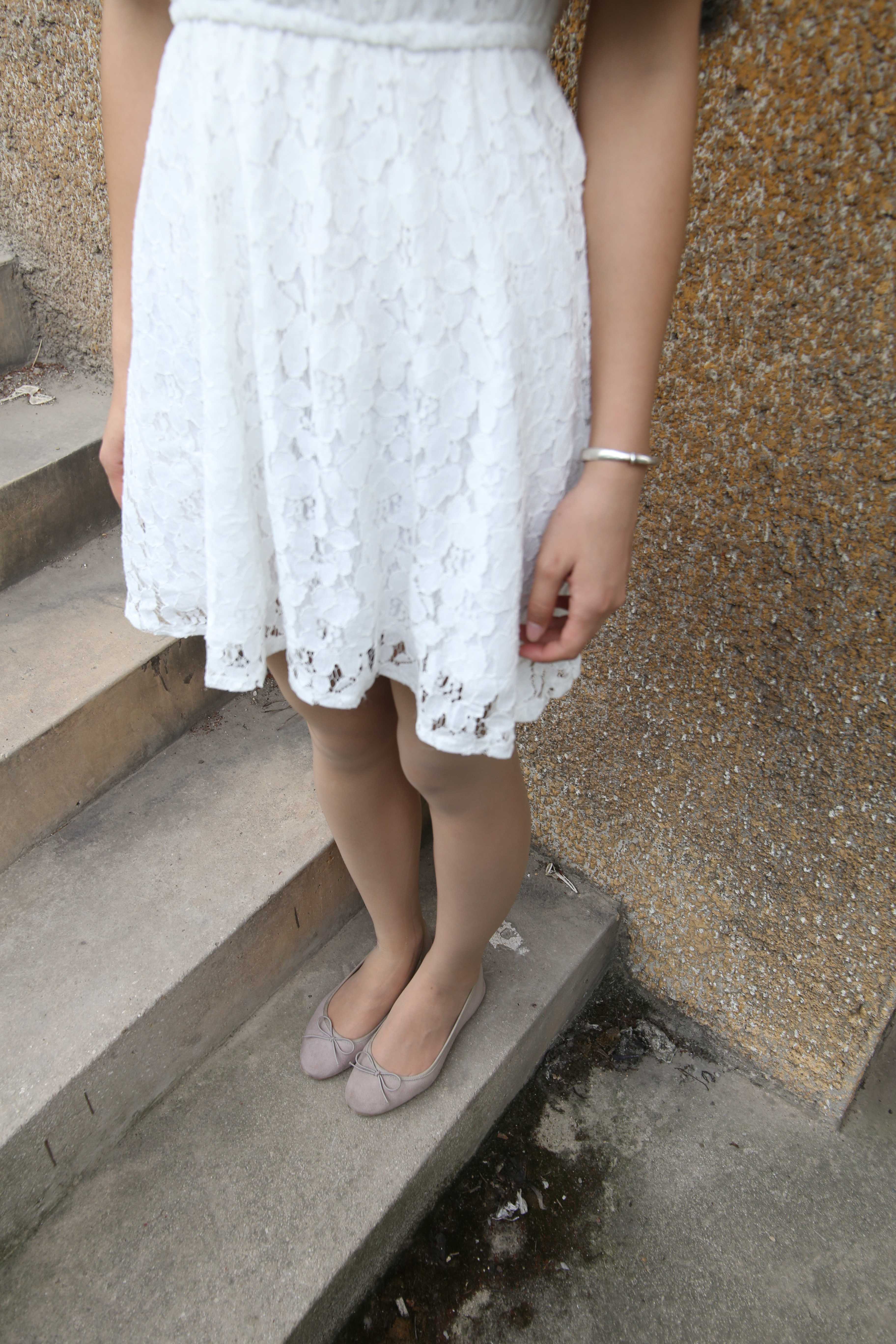 《连衣裙肉丝袜脱穿全过程》作品图